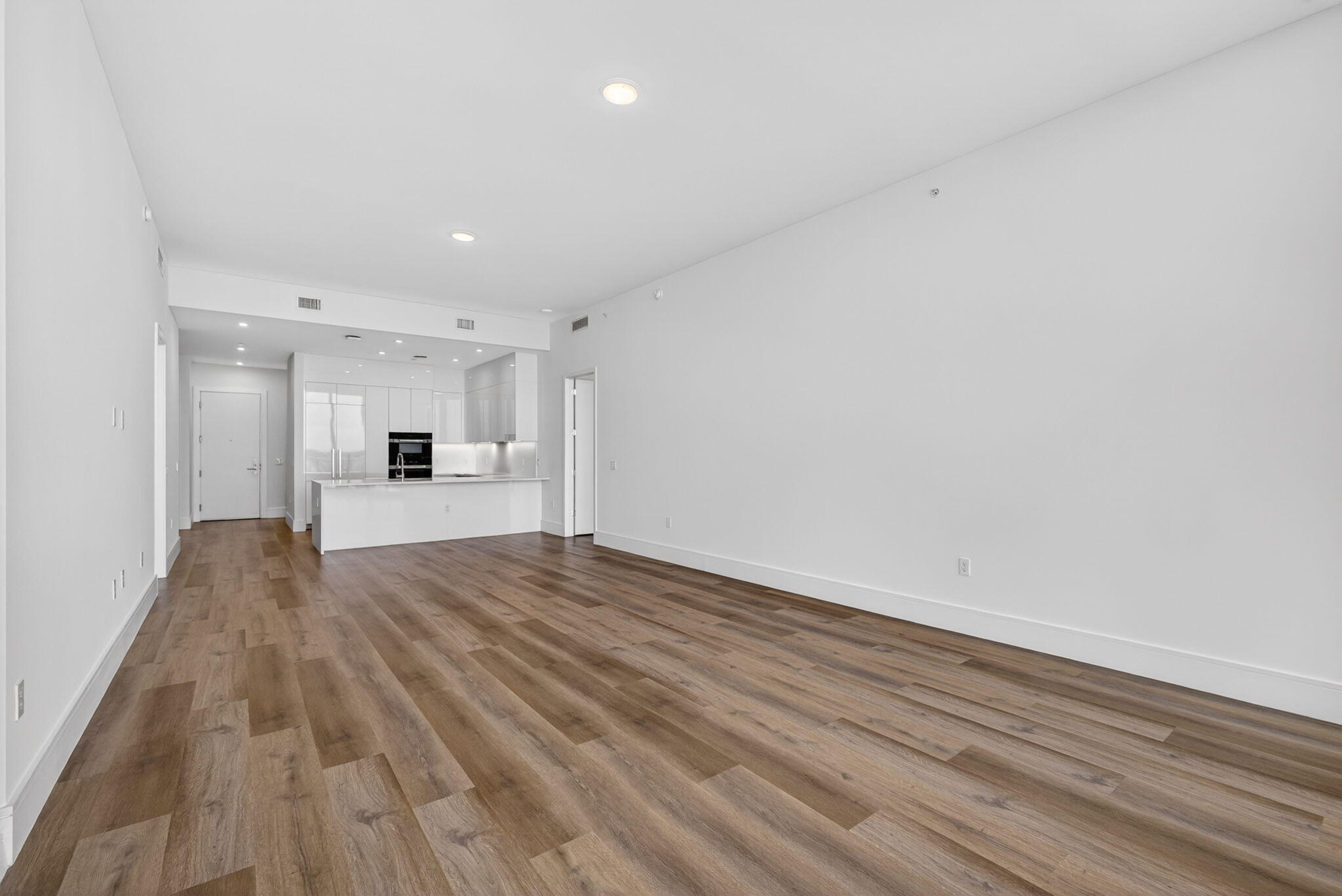 NAUTILUS 220 CONDO - Residential