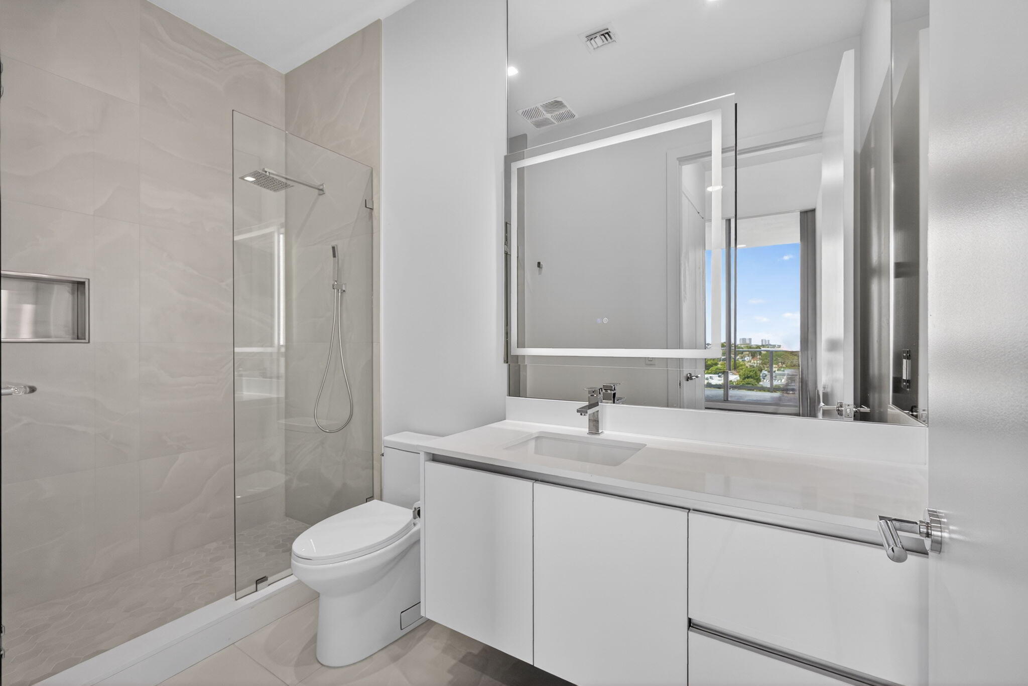 NAUTILUS 220 CONDO - Residential