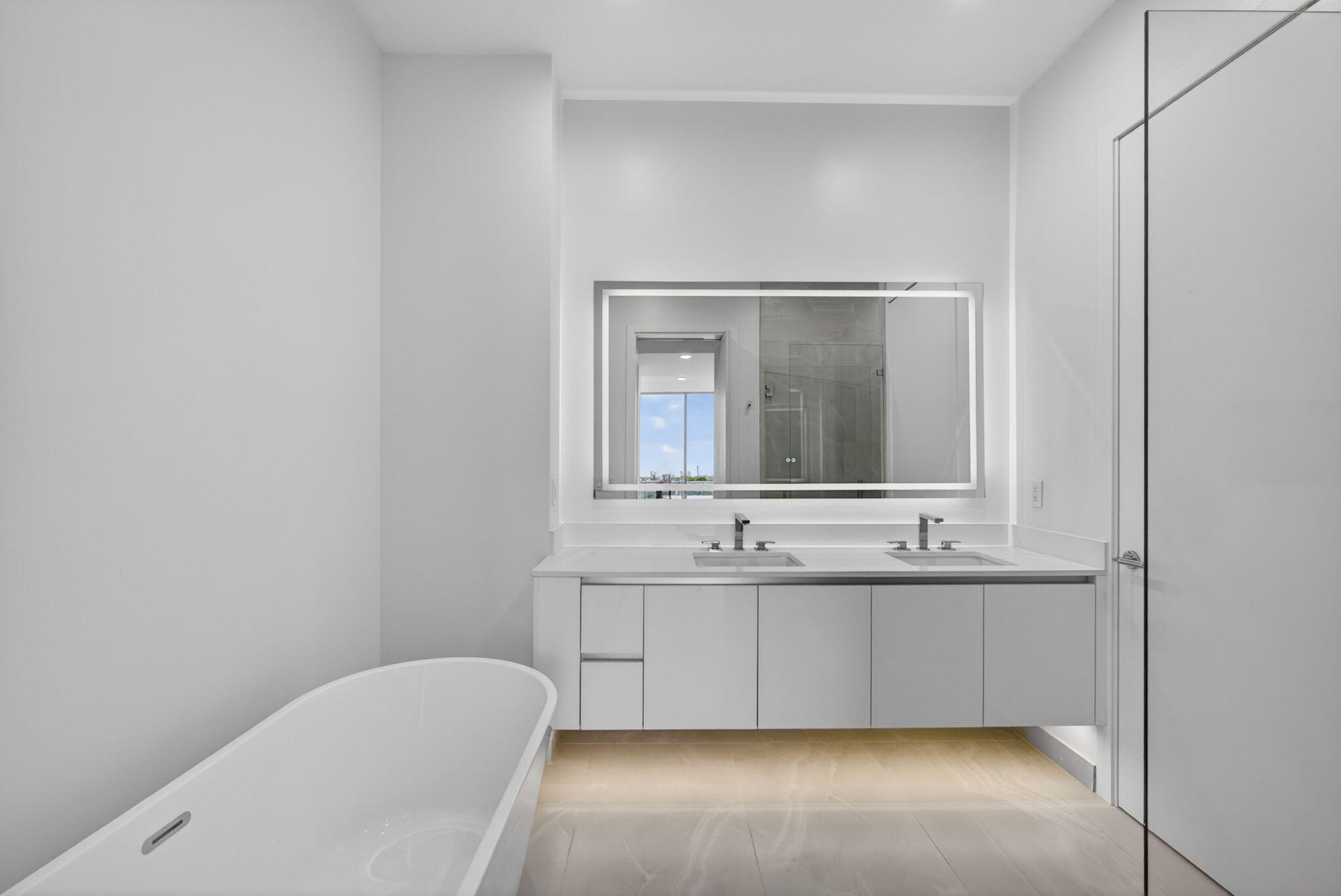NAUTILUS 220 CONDO - Residential