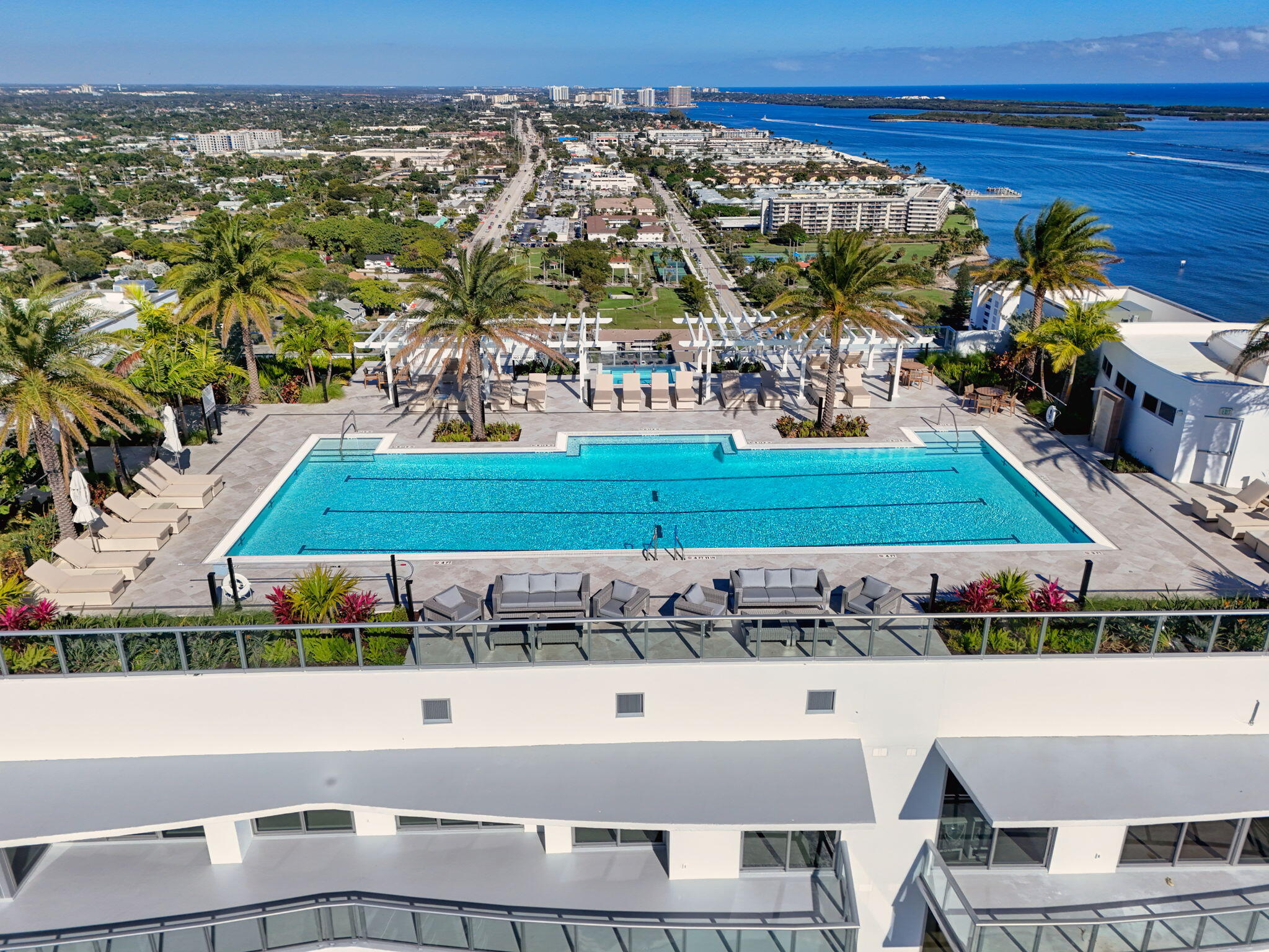 NAUTILUS 220 CONDO - Residential