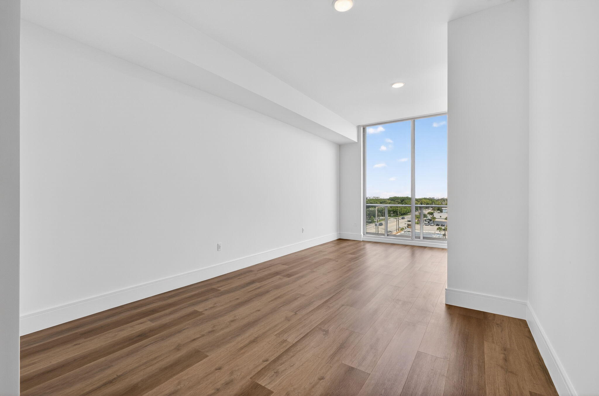 NAUTILUS 220 CONDO - Residential