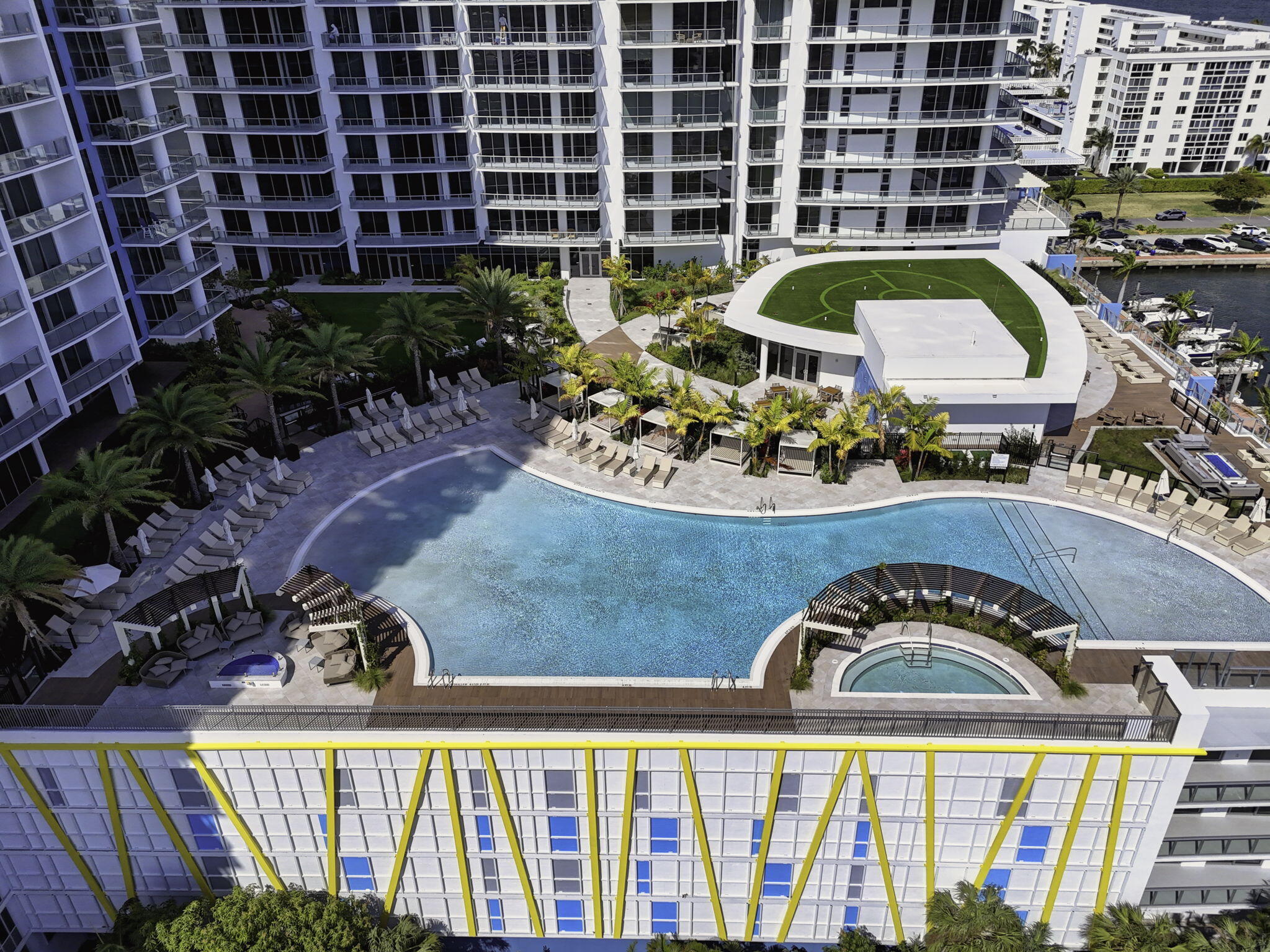 NAUTILUS 220 CONDO - Residential