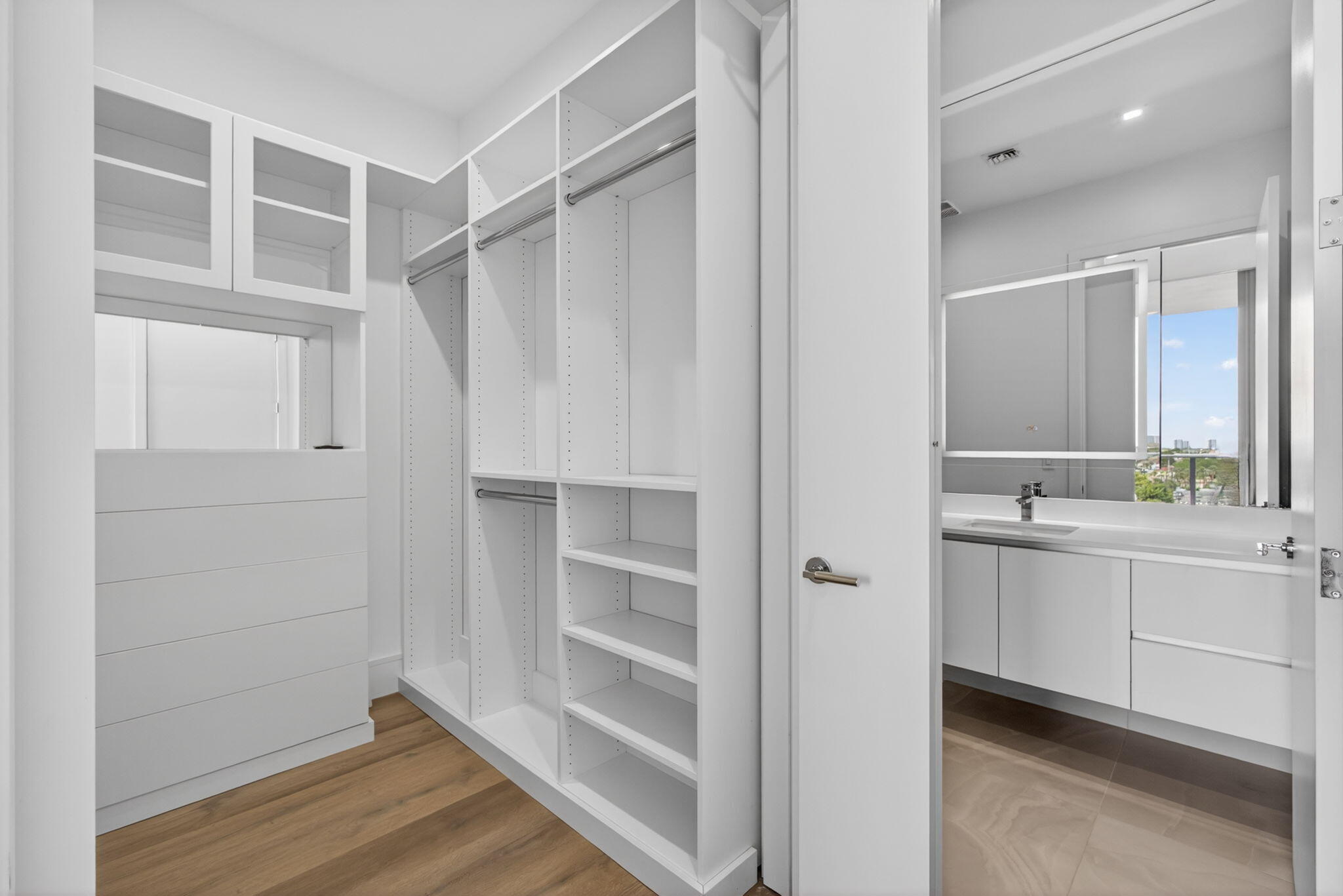NAUTILUS 220 CONDO - Residential