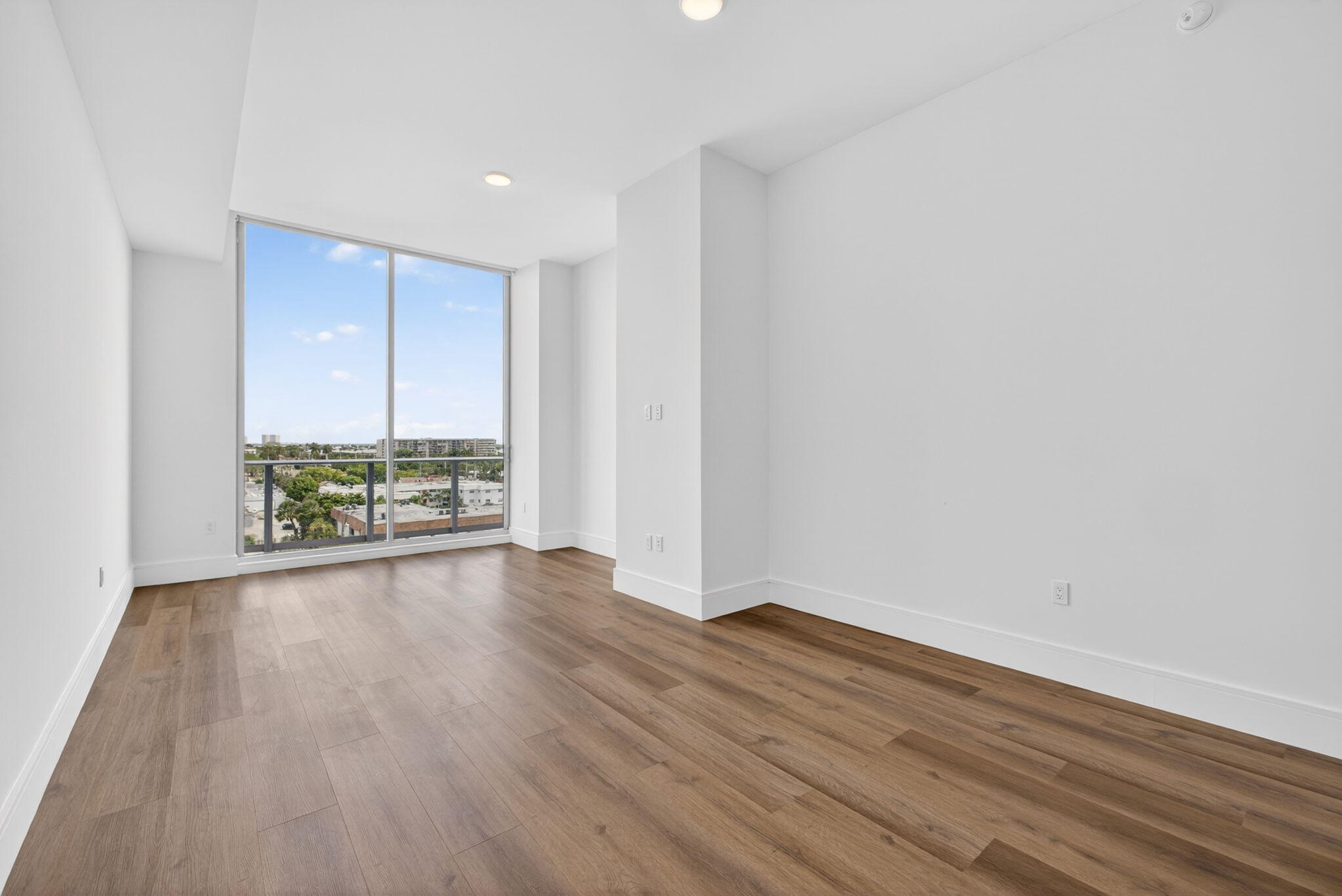 NAUTILUS 220 CONDO - Residential