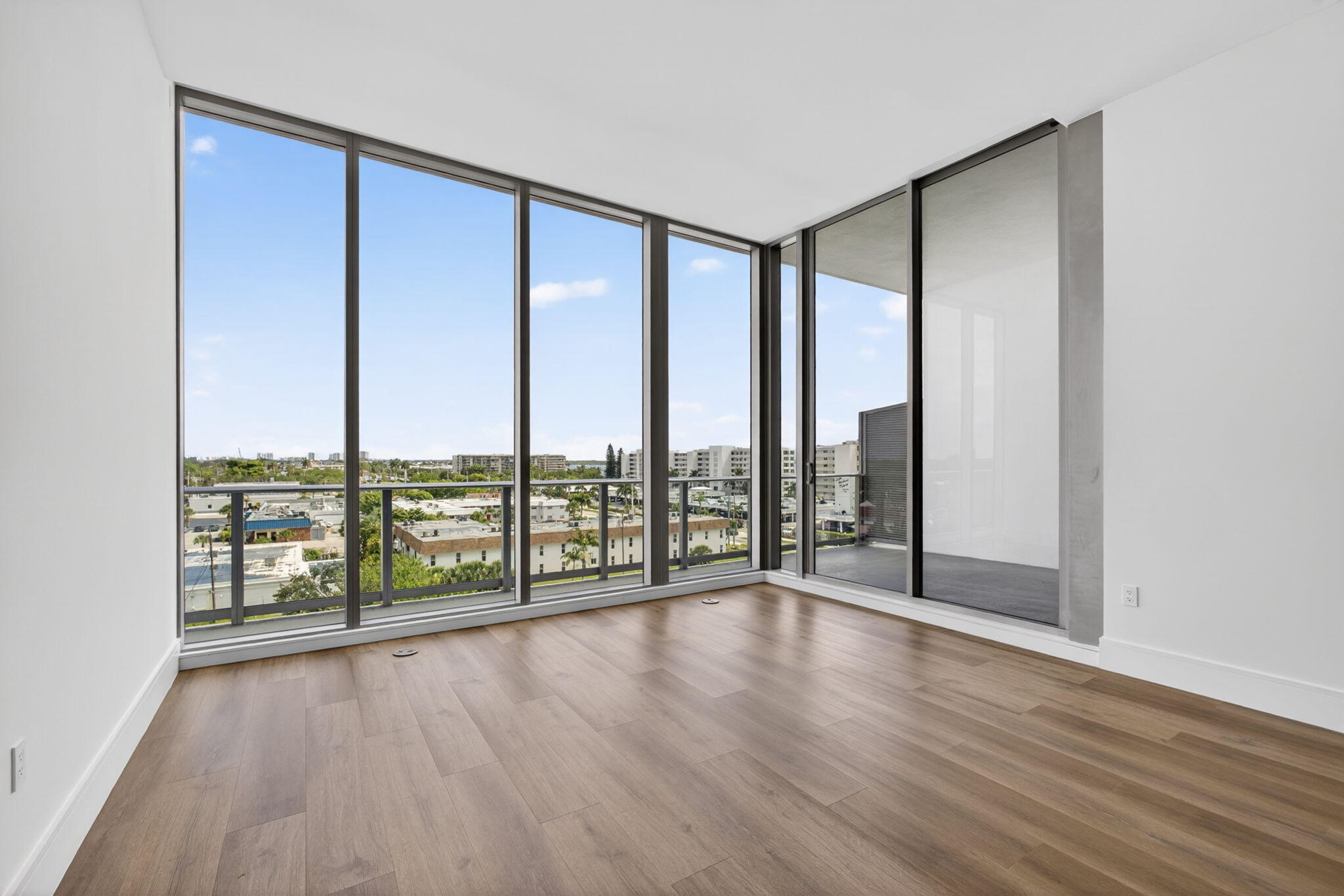 NAUTILUS 220 CONDO - Residential