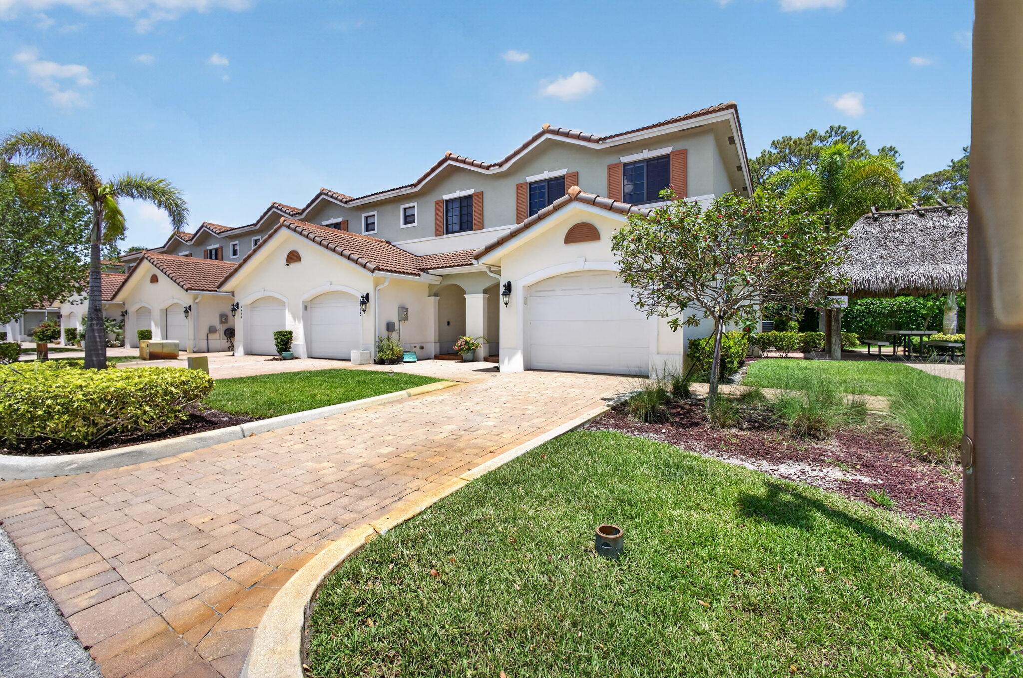 MAGNOLIA PLACE - Residential