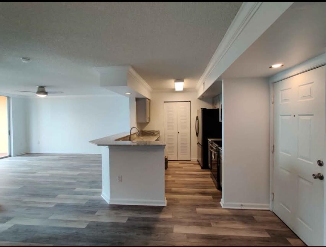 HYPOLUXOS MARINERS CAY CONDO - Residential