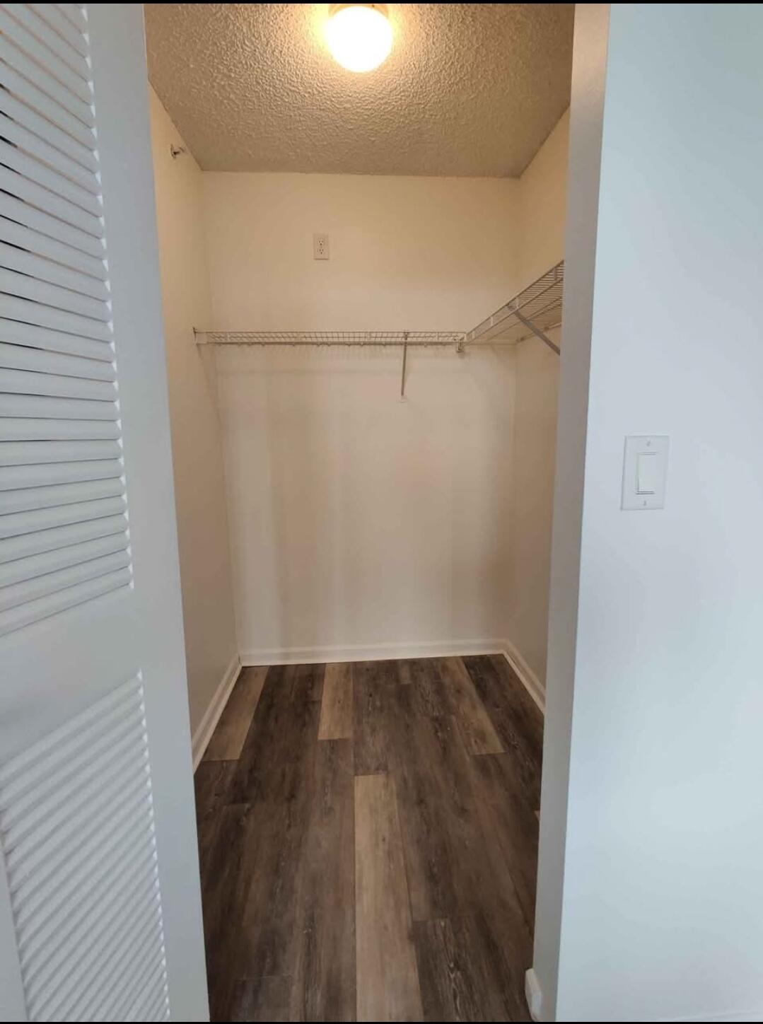 HYPOLUXOS MARINERS CAY CONDO - Residential