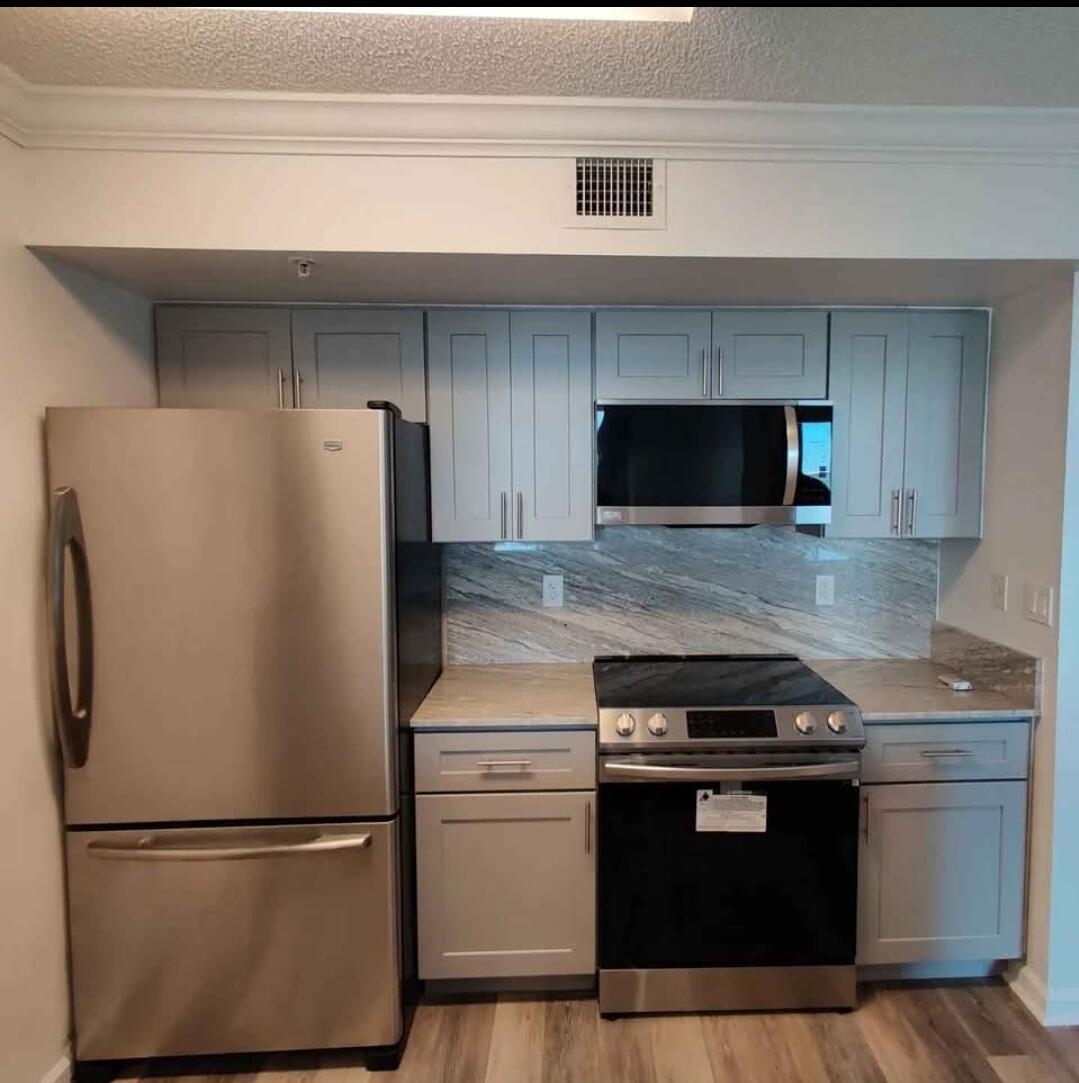 HYPOLUXOS MARINERS CAY CONDO - Residential