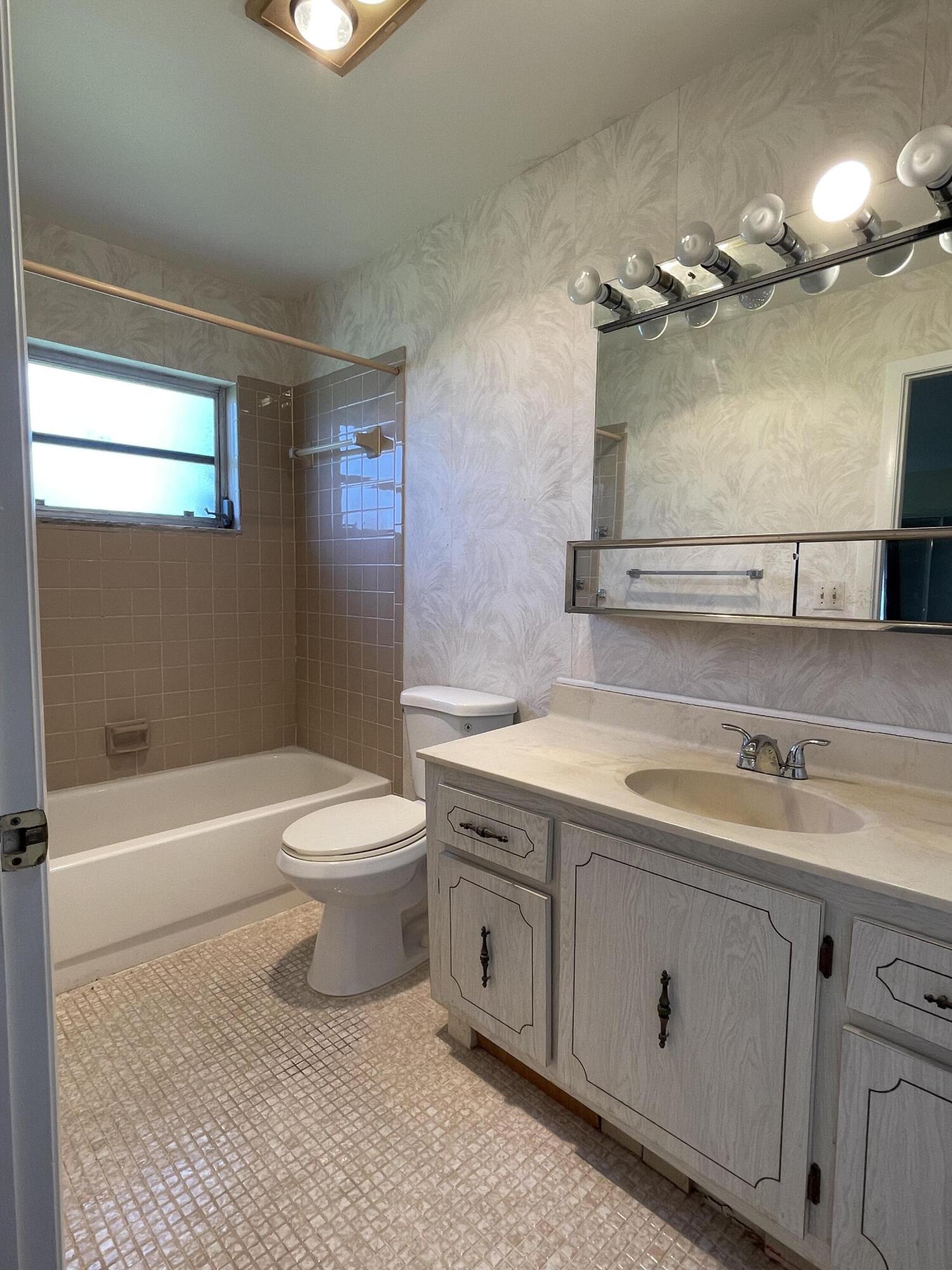 HIGH POINT OF DELRAY WEST CONDO SEC 1&2 - Residential
