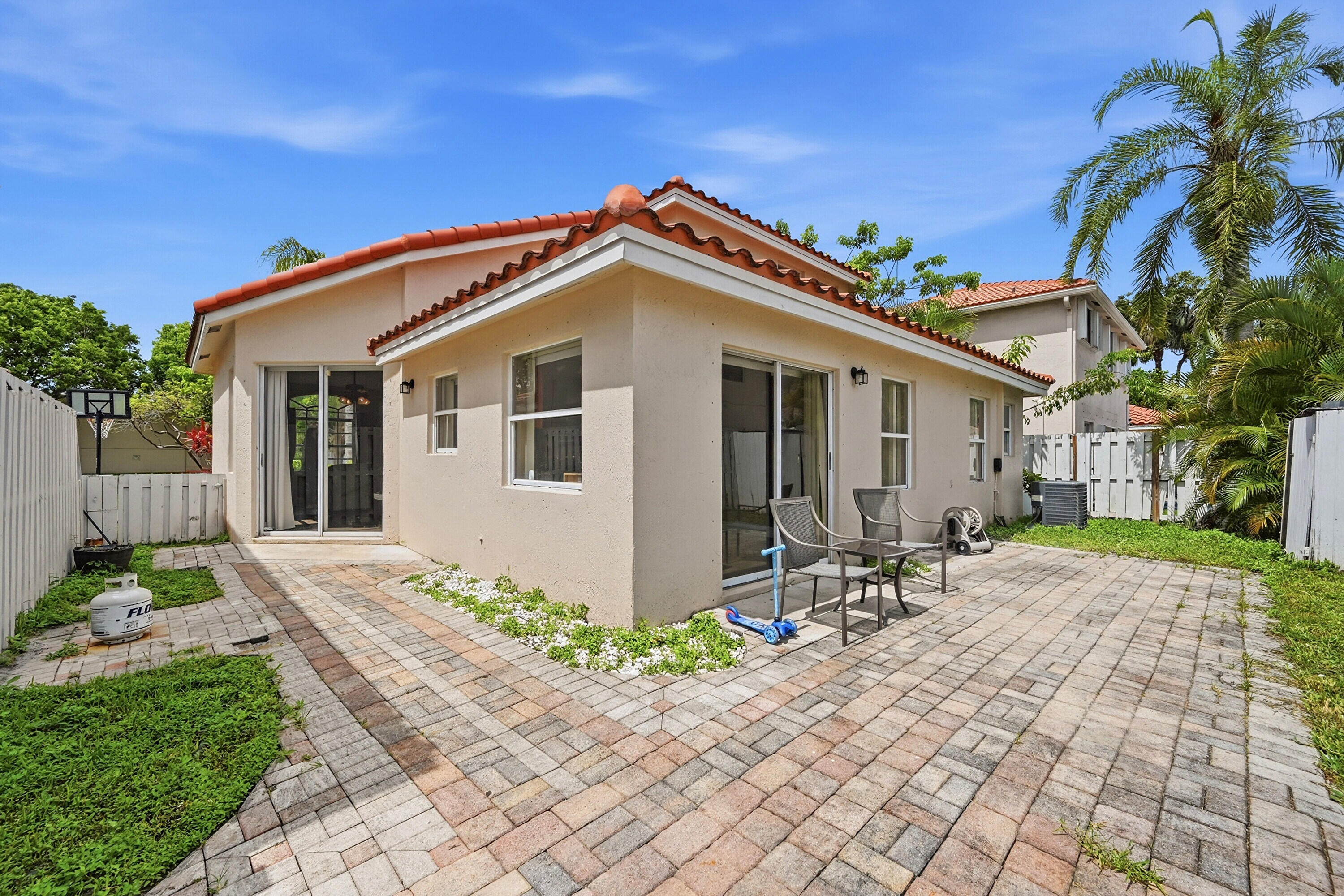 WINSTON PARK SECTION THREE - Residential