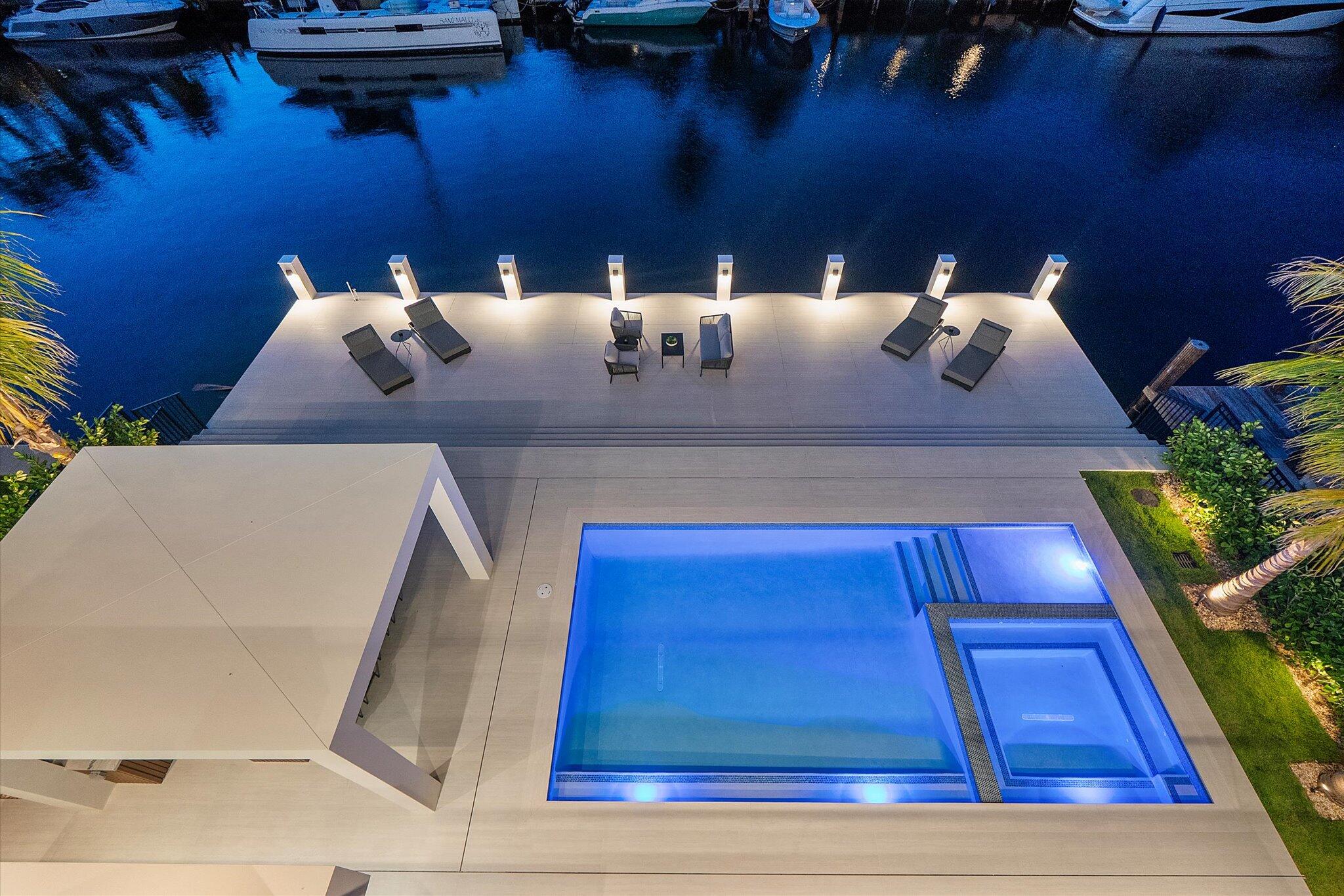 LAUDERDALE HARBORS SECTION - Residential