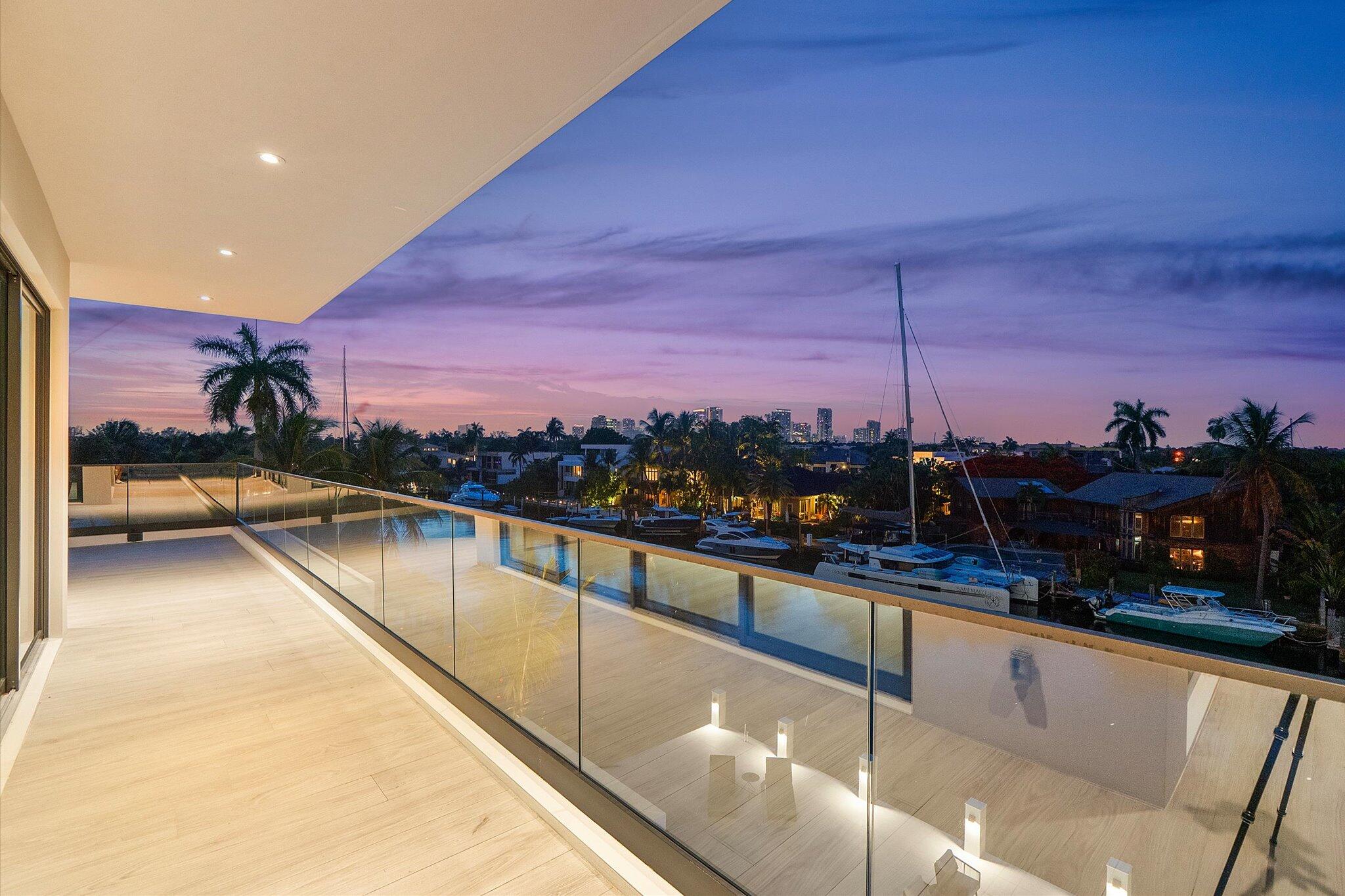 LAUDERDALE HARBORS SECTION - Residential