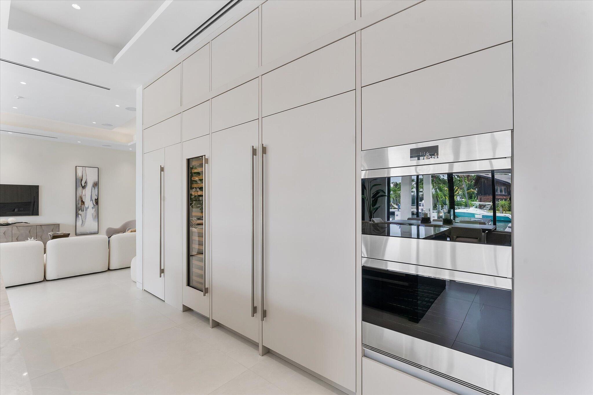 LAUDERDALE HARBORS SECTION - Residential