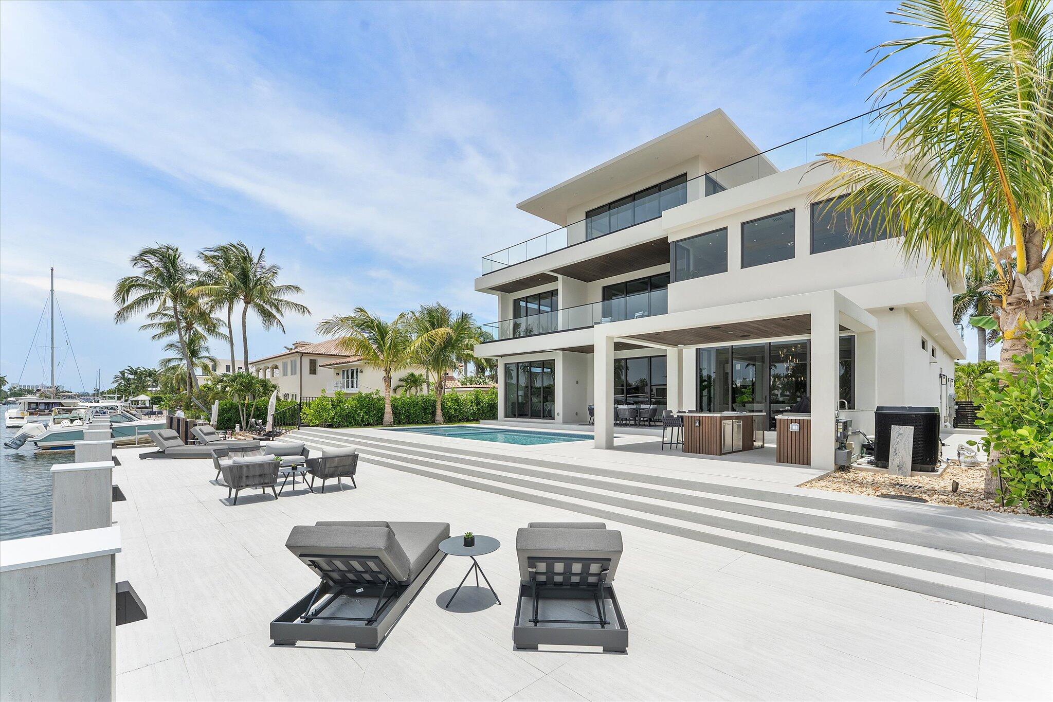 LAUDERDALE HARBORS SECTION - Residential