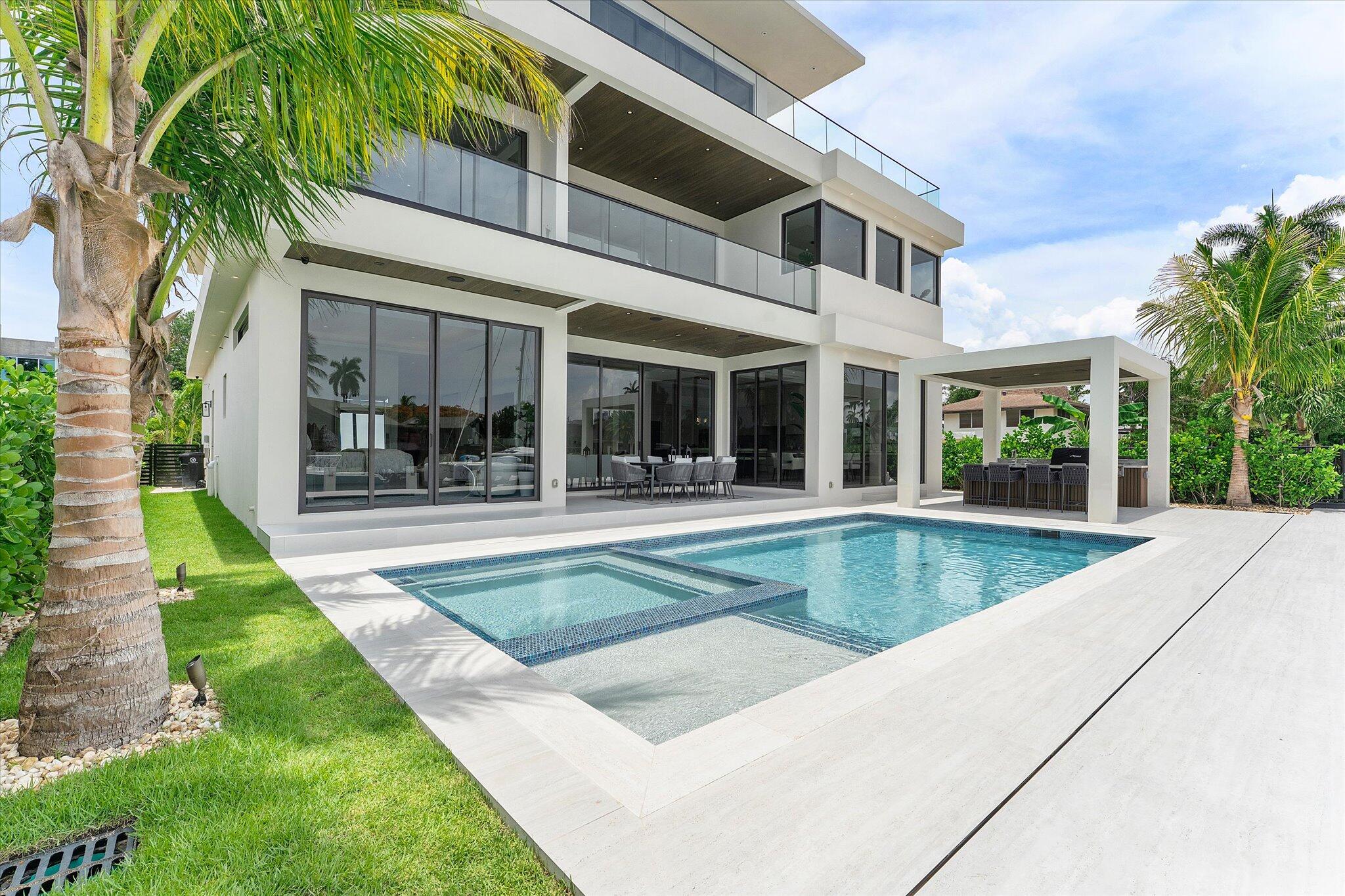 LAUDERDALE HARBORS SECTION - Residential