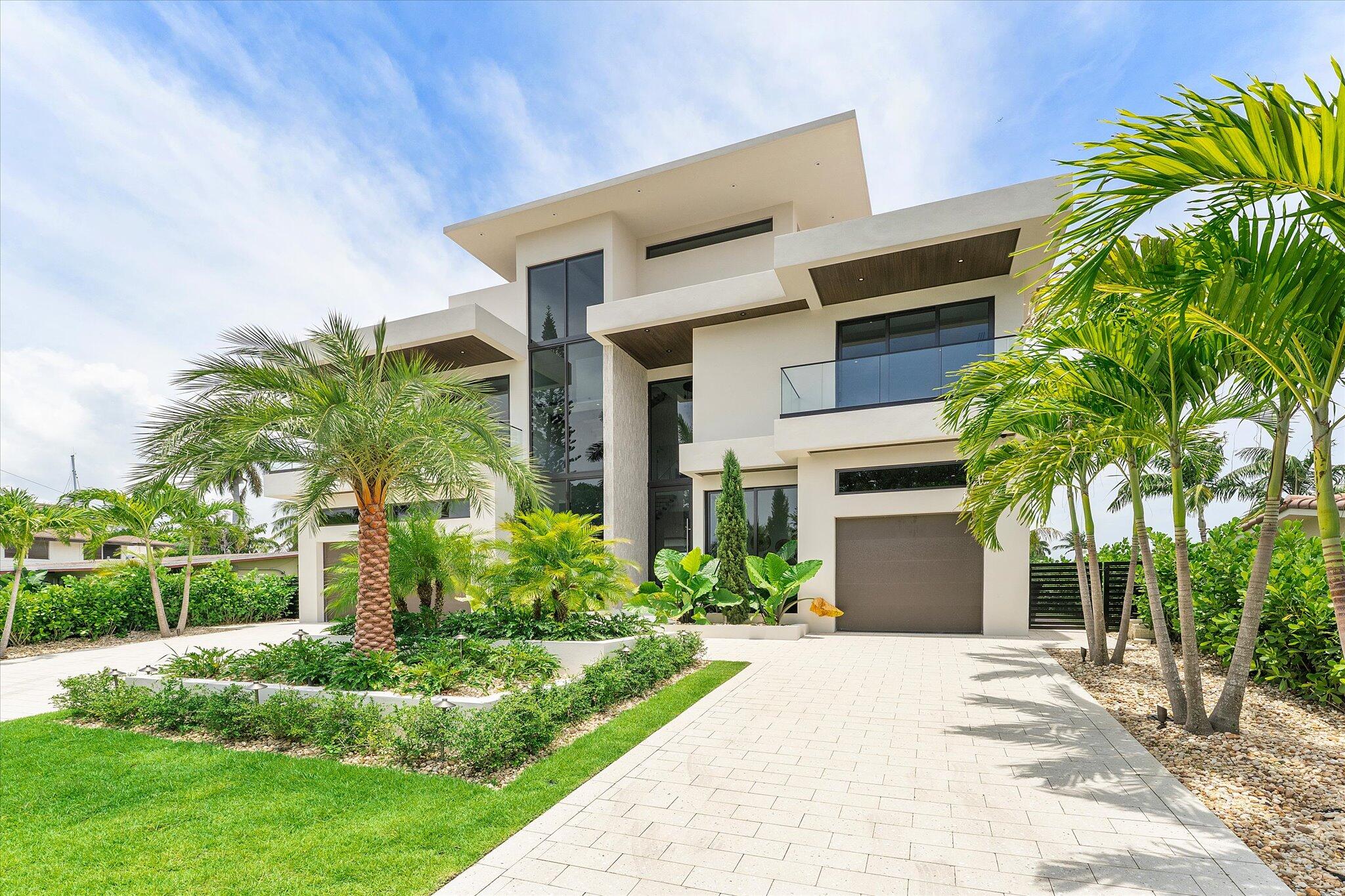 LAUDERDALE HARBORS SECTION - Residential