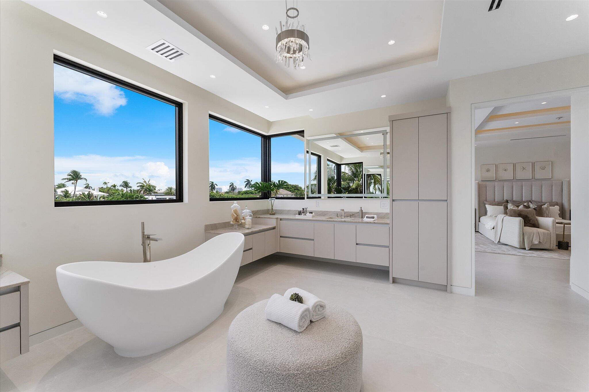LAUDERDALE HARBORS SECTION - Residential