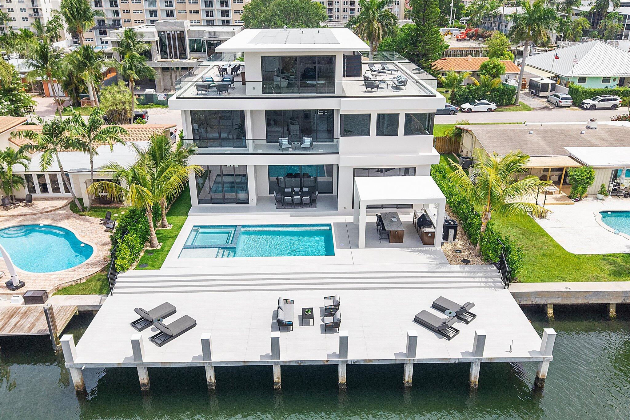 LAUDERDALE HARBORS SECTION - Residential
