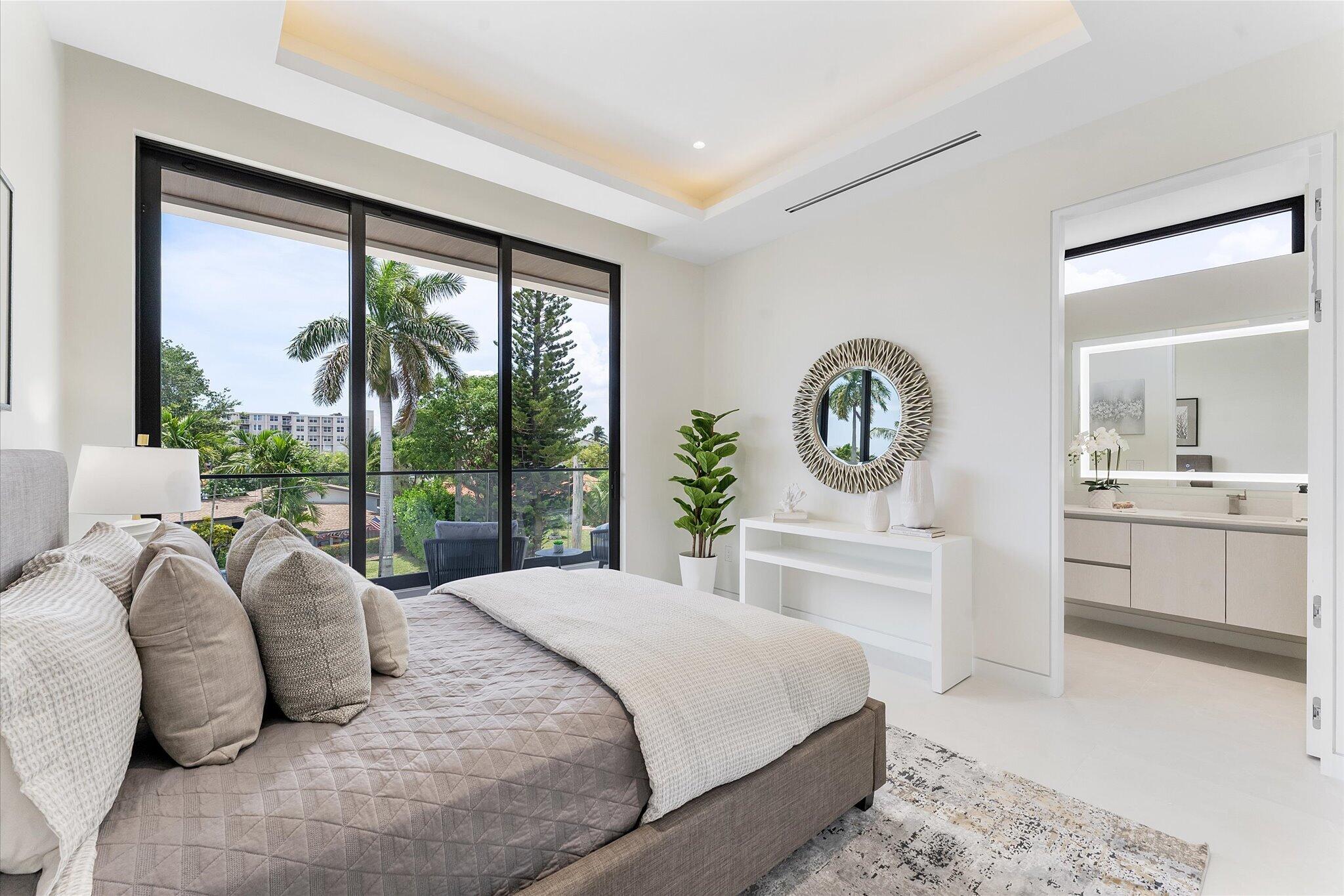 LAUDERDALE HARBORS SECTION - Residential