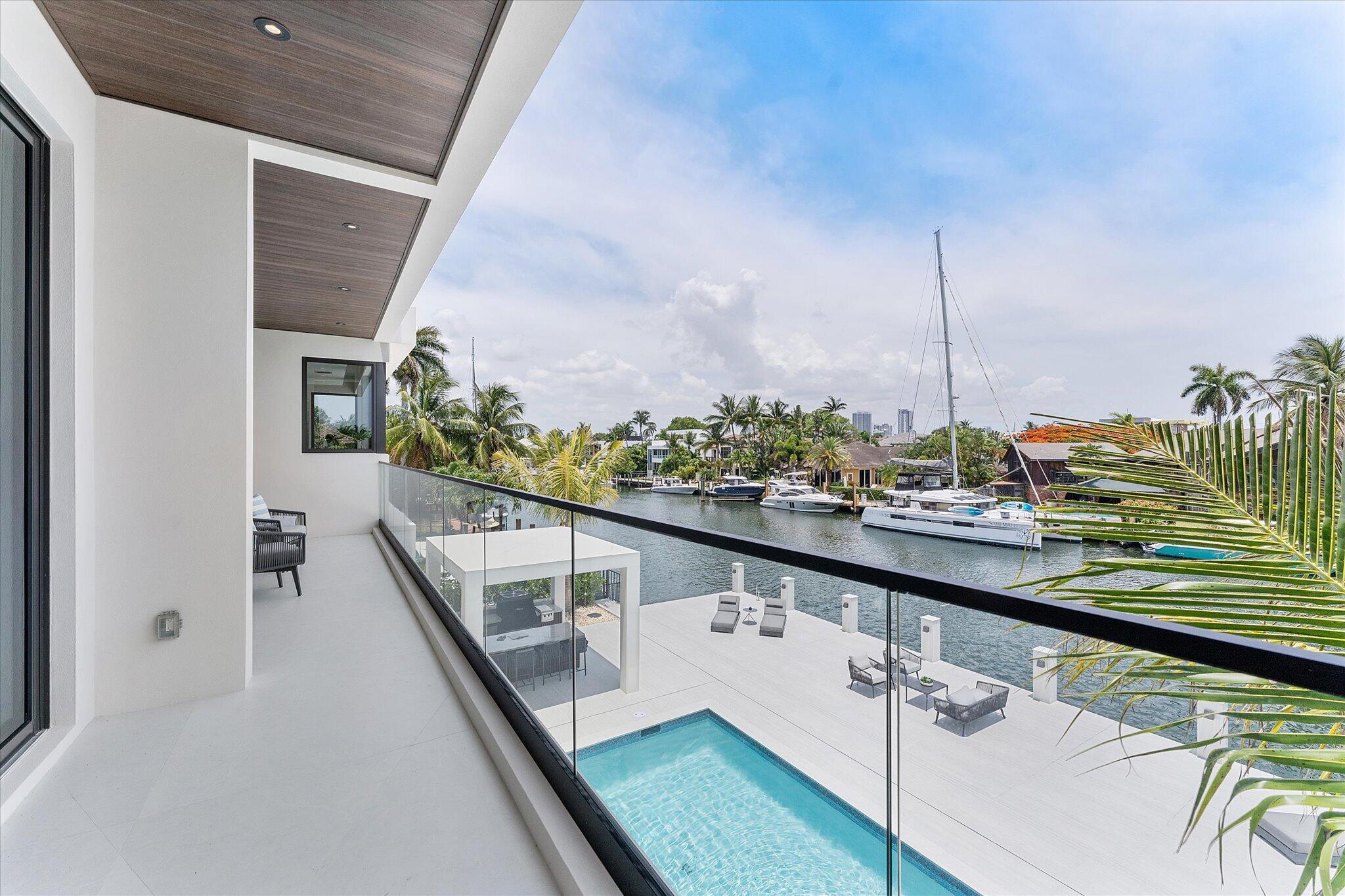 LAUDERDALE HARBORS SECTION - Residential