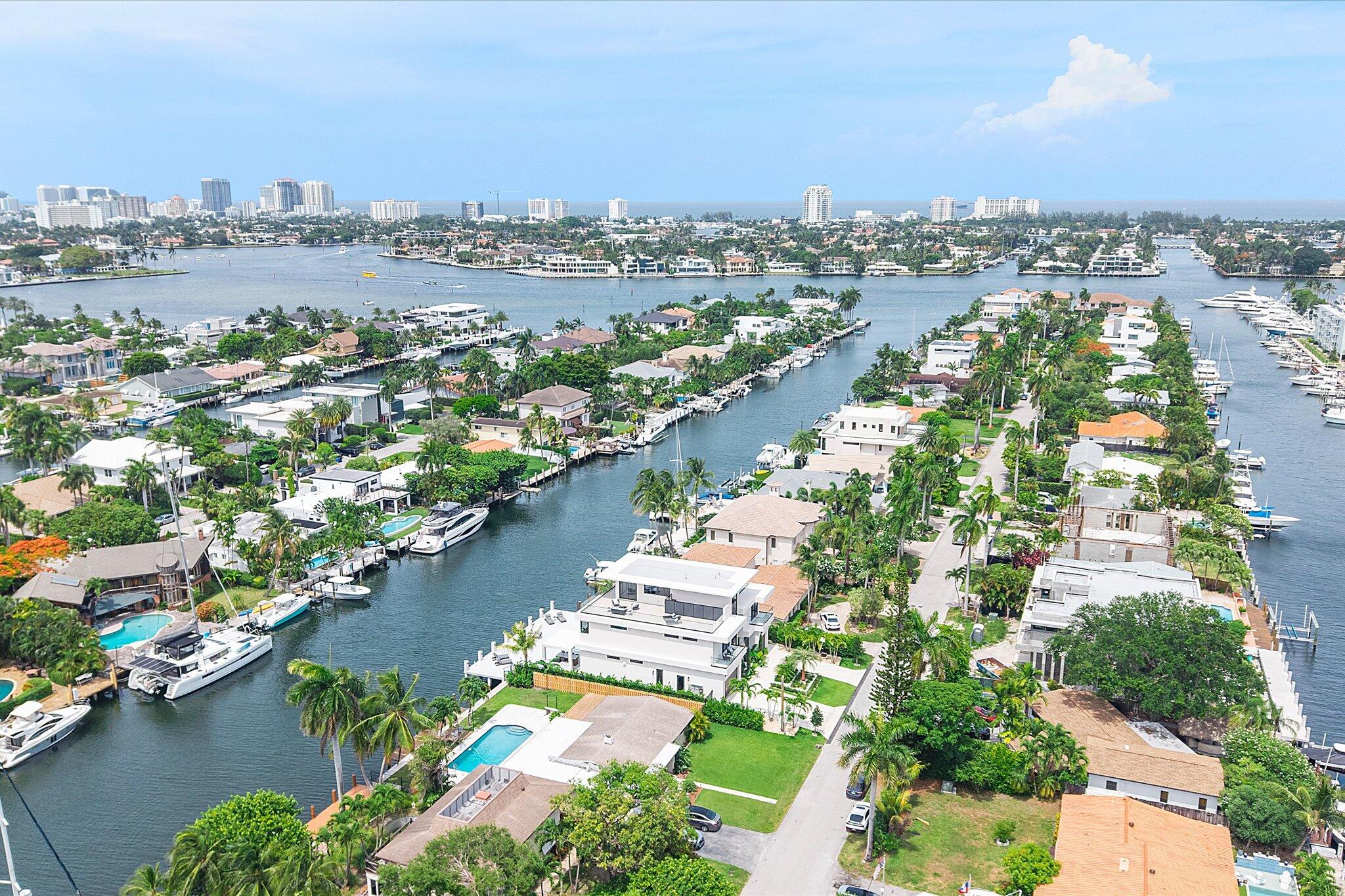 LAUDERDALE HARBORS SECTION - Residential