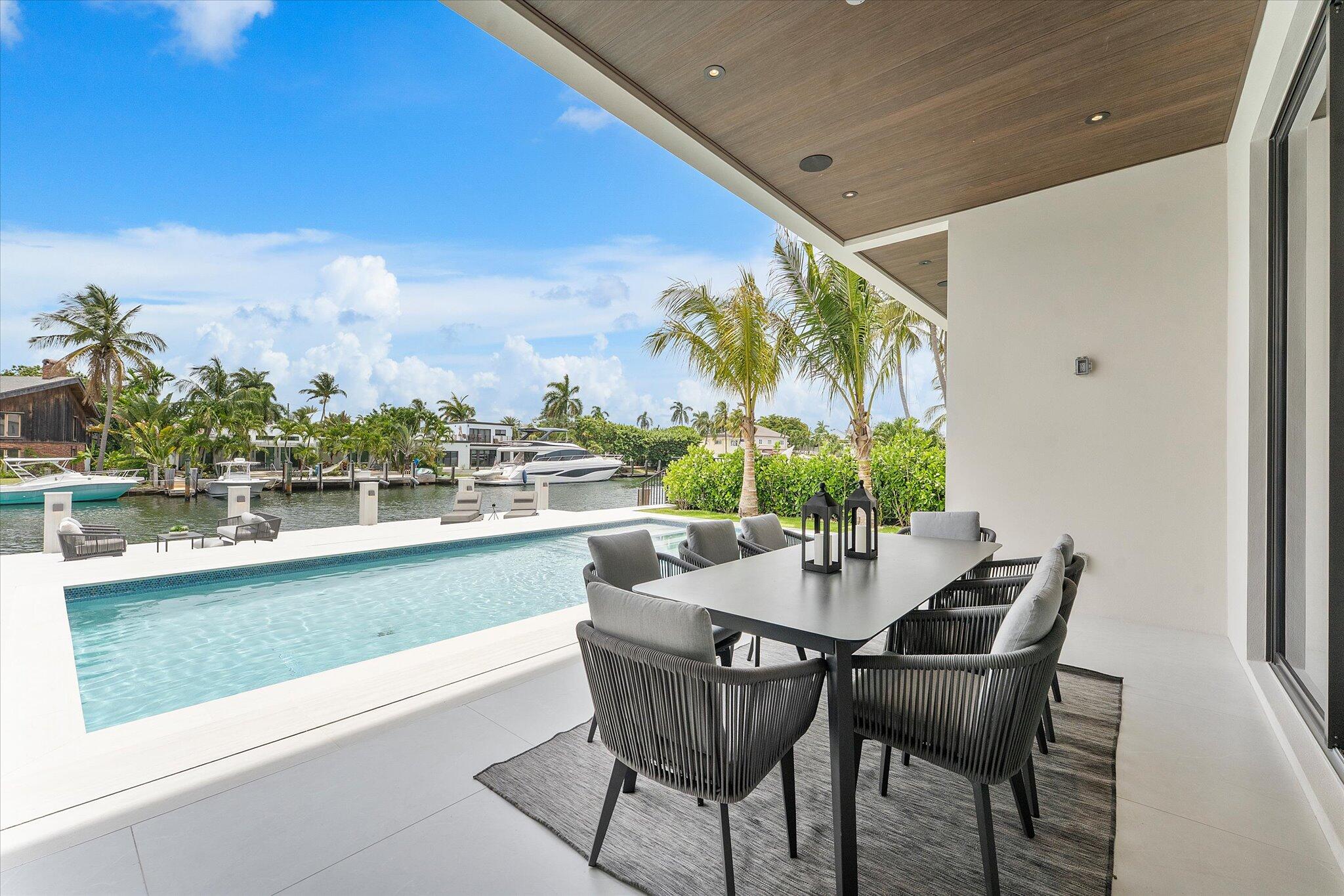 LAUDERDALE HARBORS SECTION - Residential