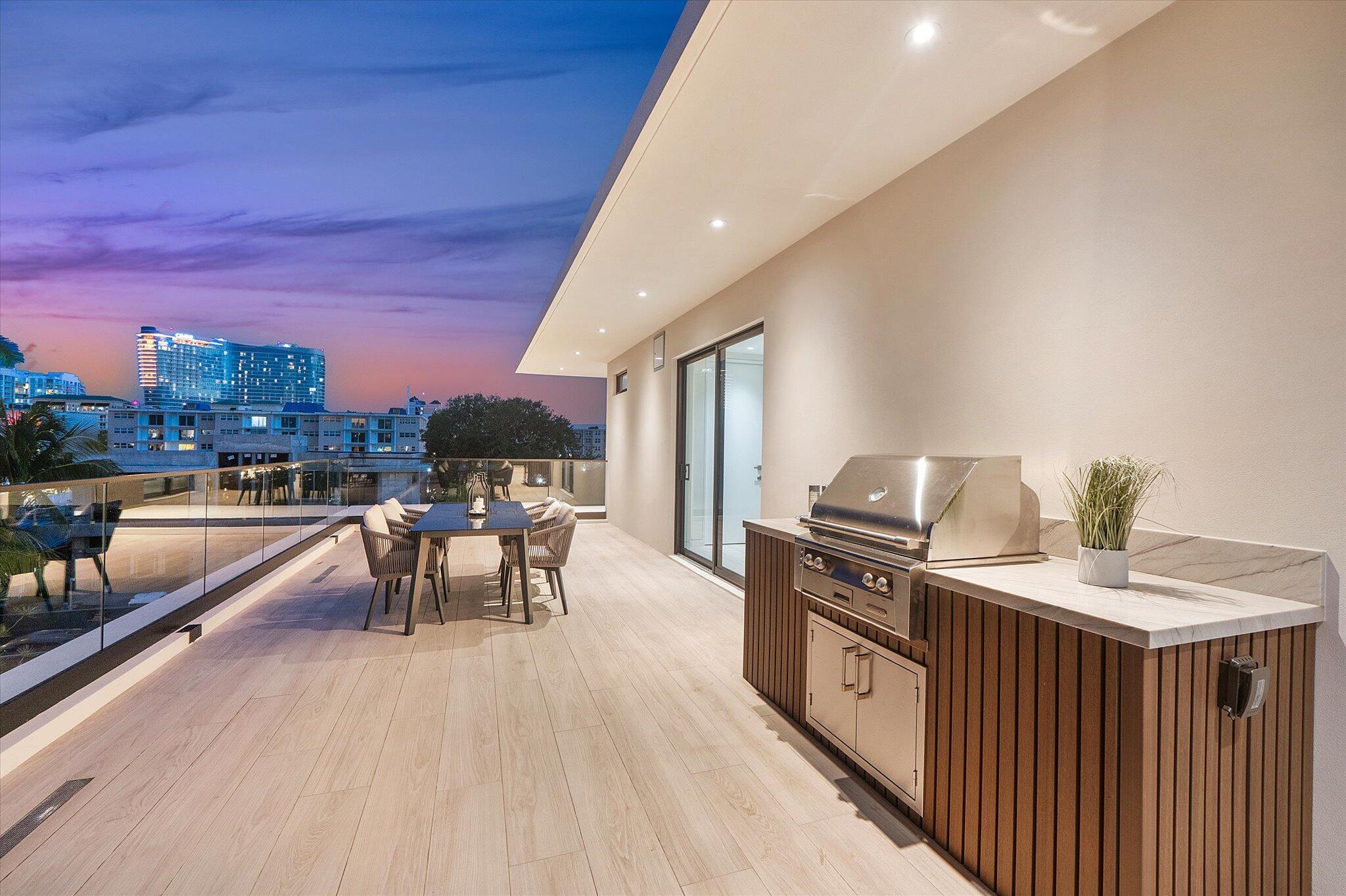 LAUDERDALE HARBORS SECTION - Residential