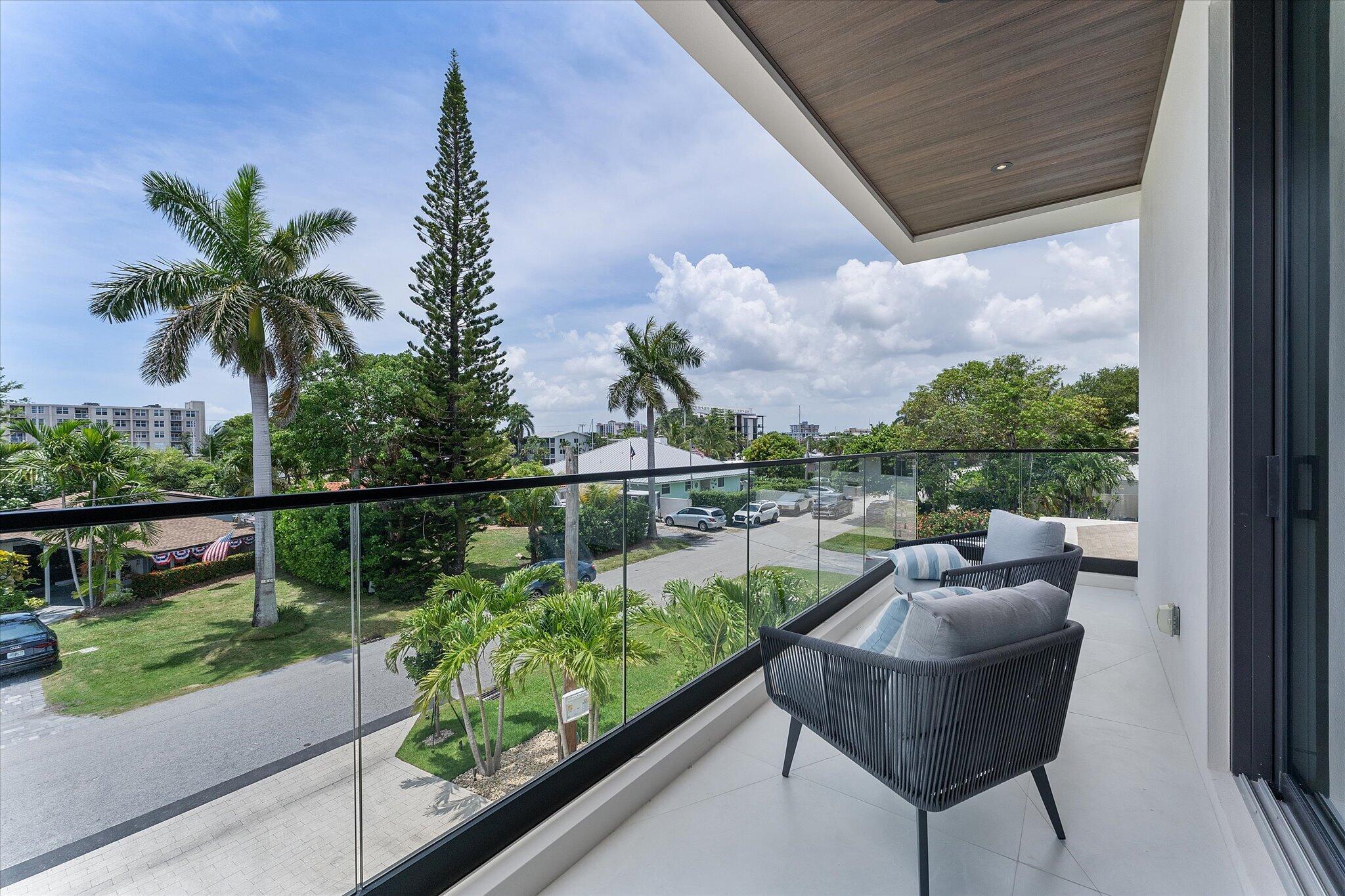 LAUDERDALE HARBORS SECTION - Residential