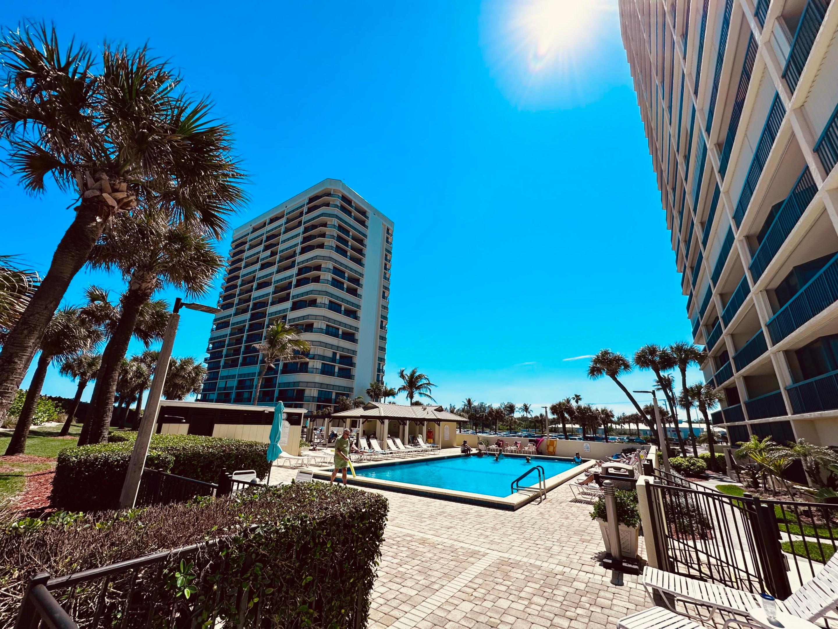 ISLANDIA II CONDOMINIUM - Residential