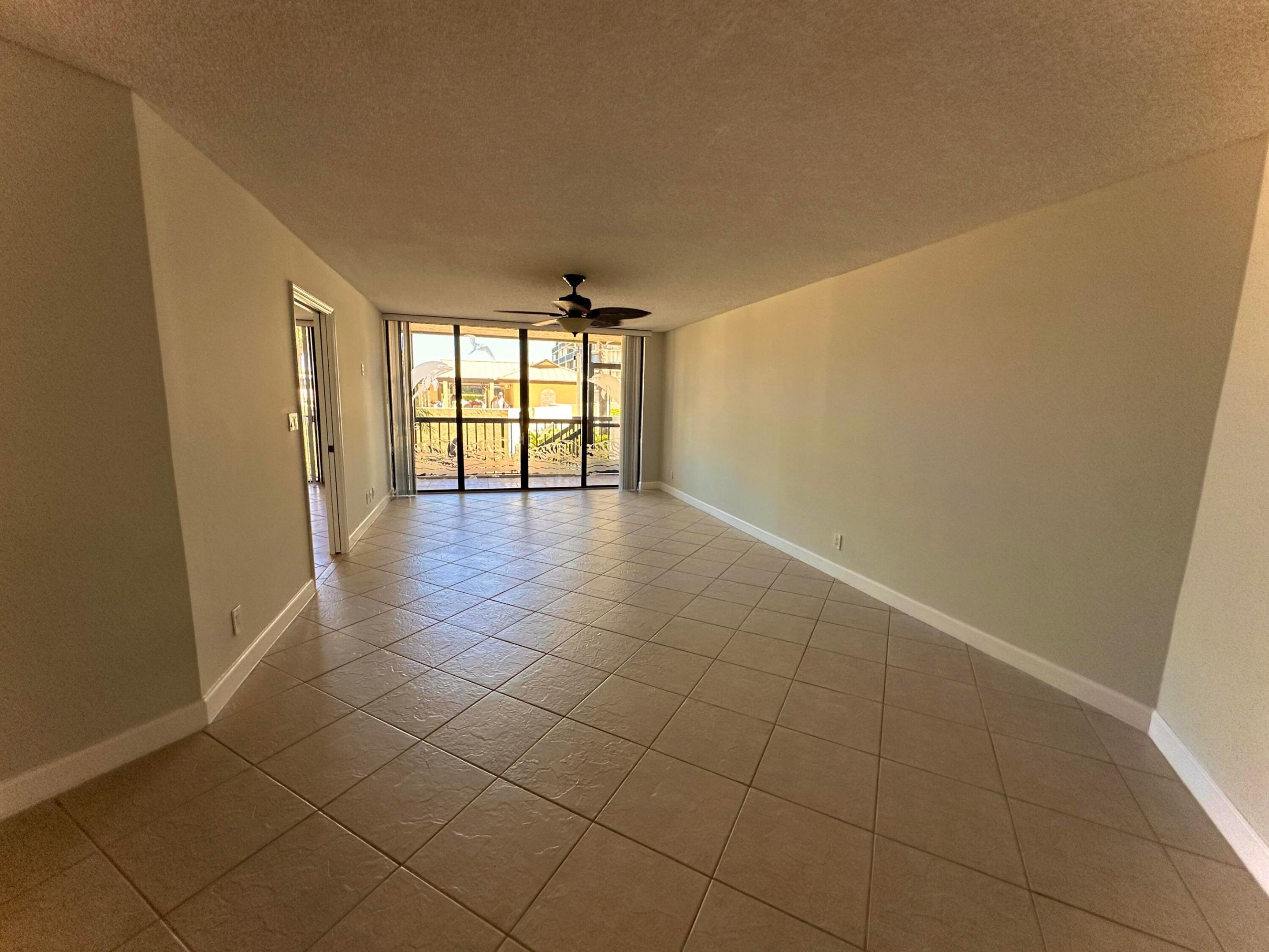 ISLANDIA II CONDOMINIUM - Residential
