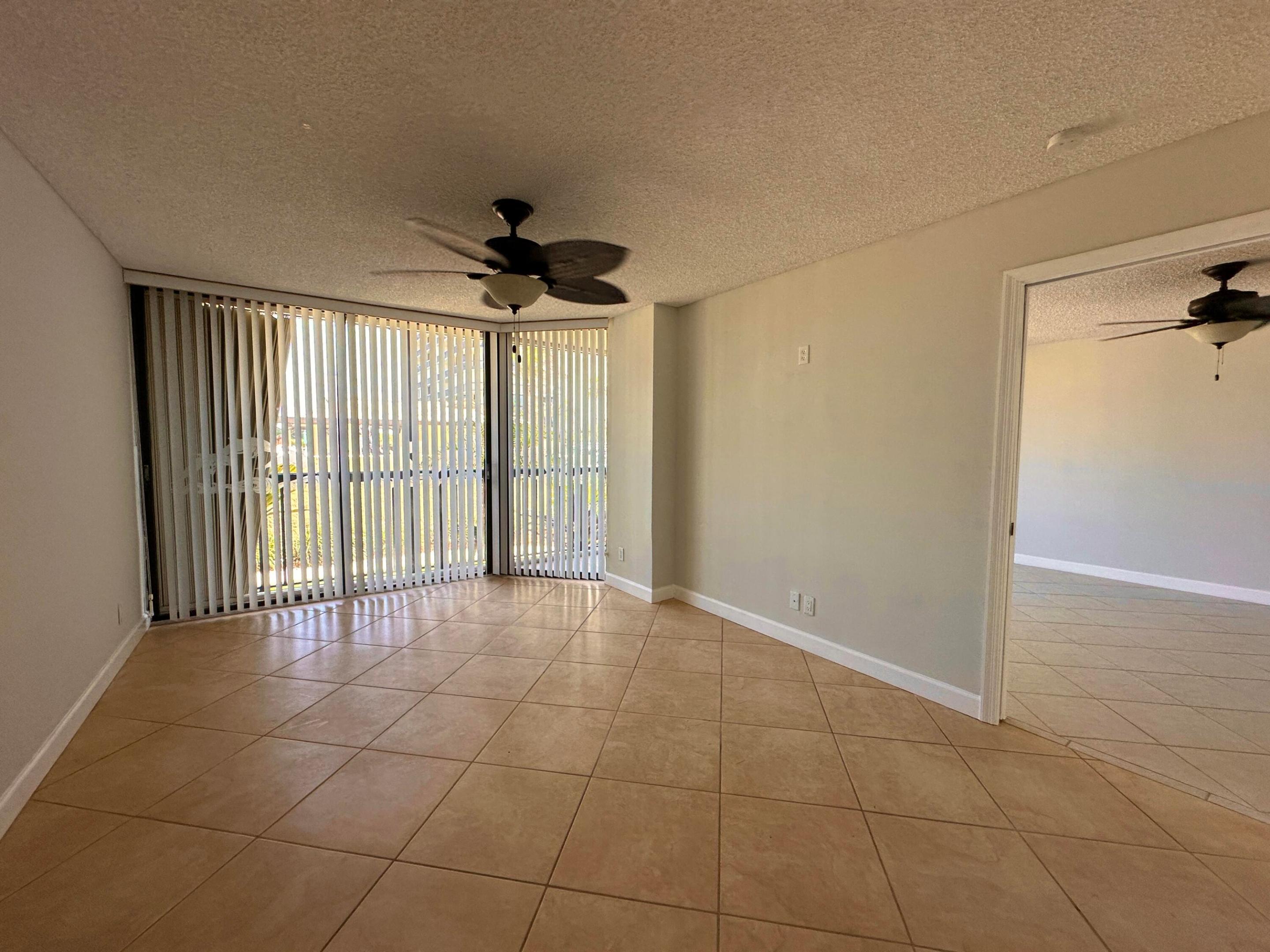 ISLANDIA II CONDOMINIUM - Residential