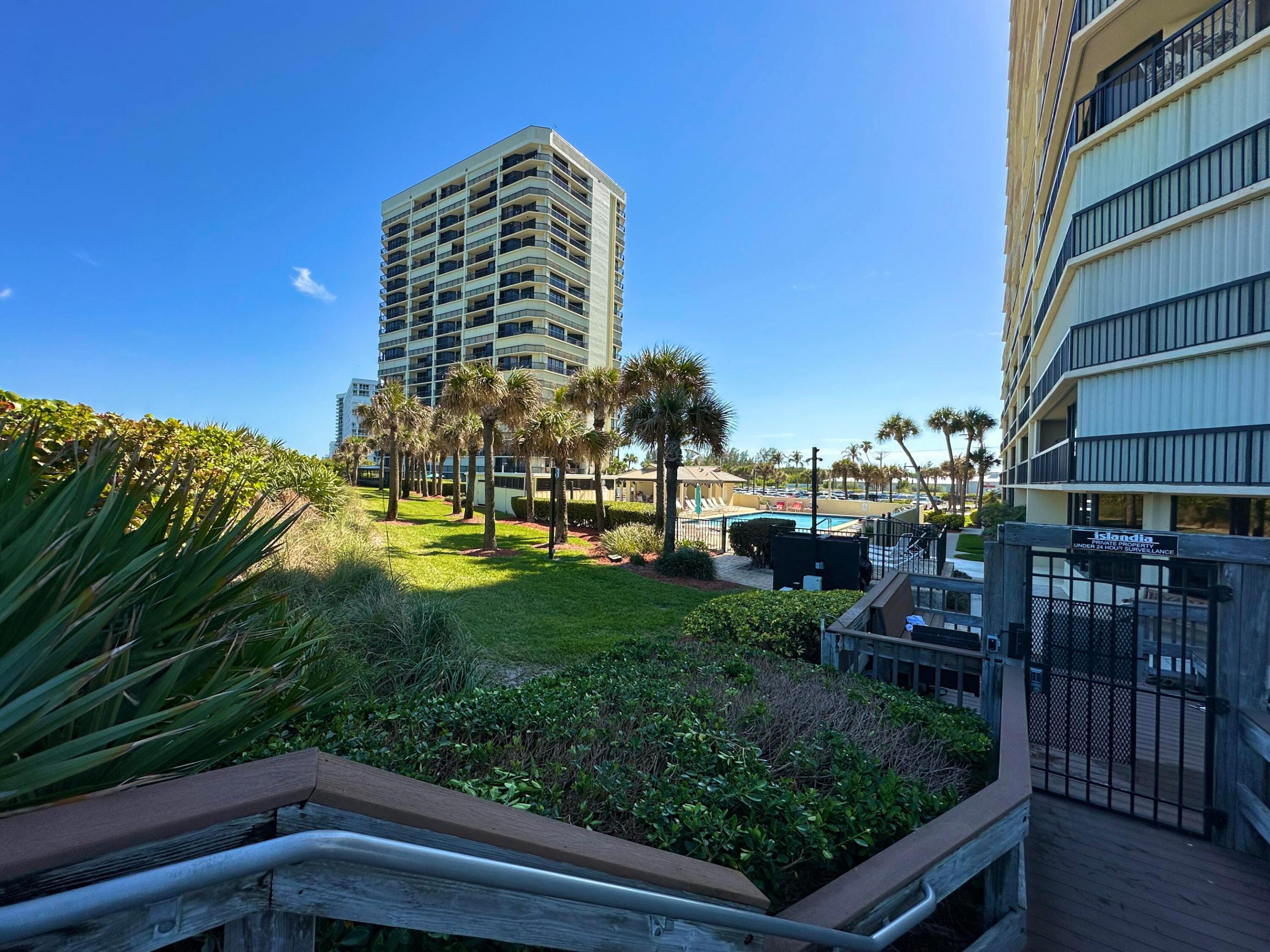 ISLANDIA II CONDOMINIUM - Residential