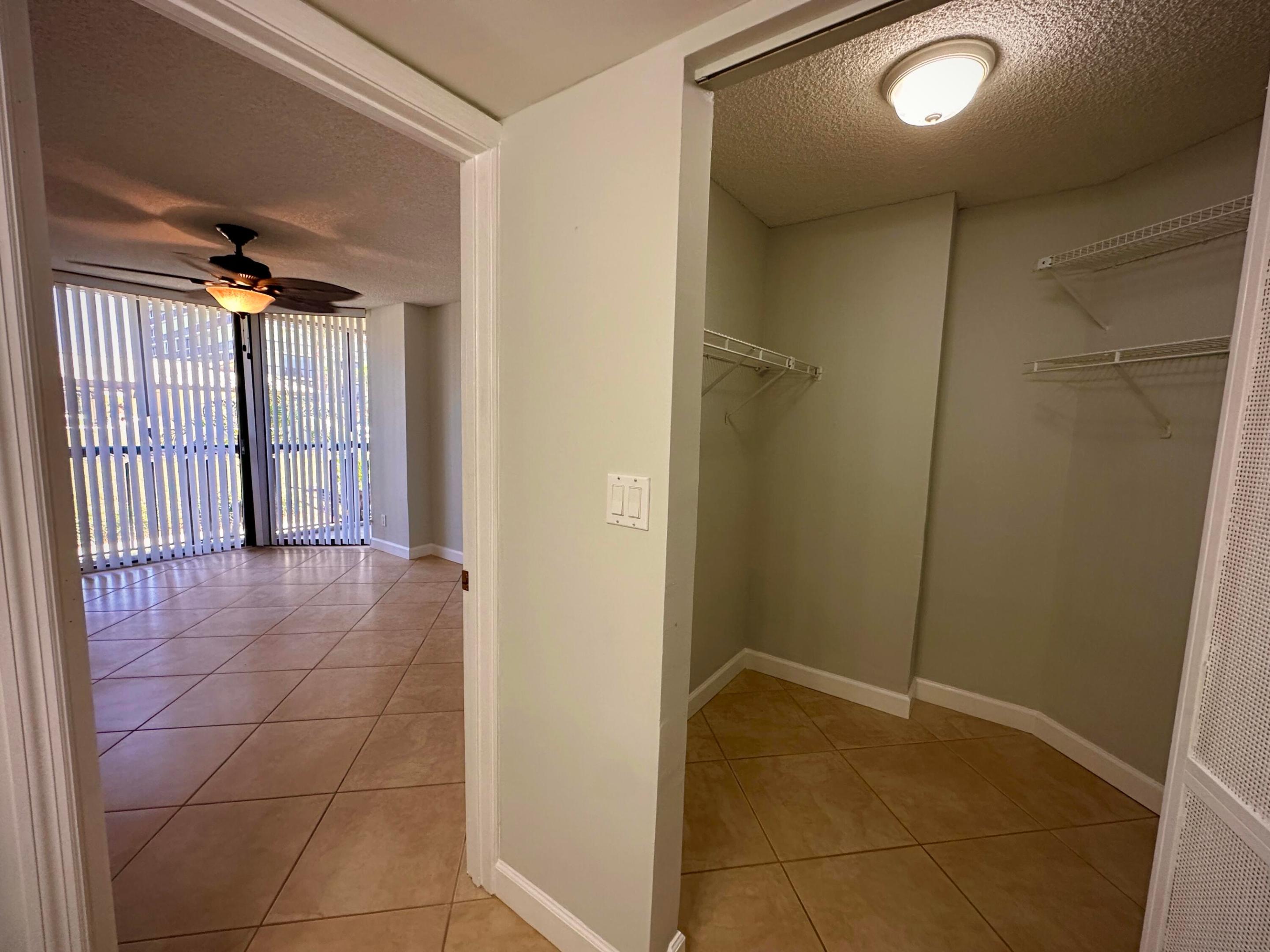 ISLANDIA II CONDOMINIUM - Residential