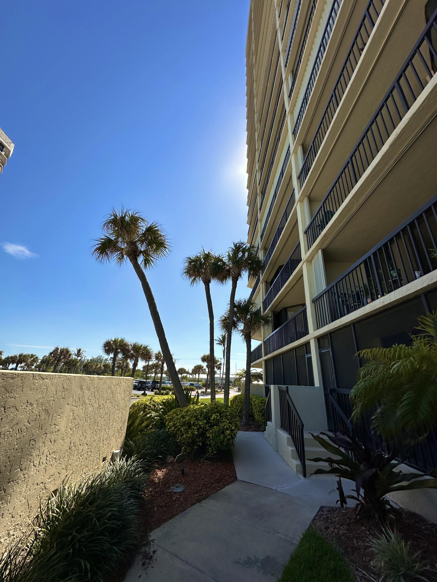 ISLANDIA II CONDOMINIUM - Residential