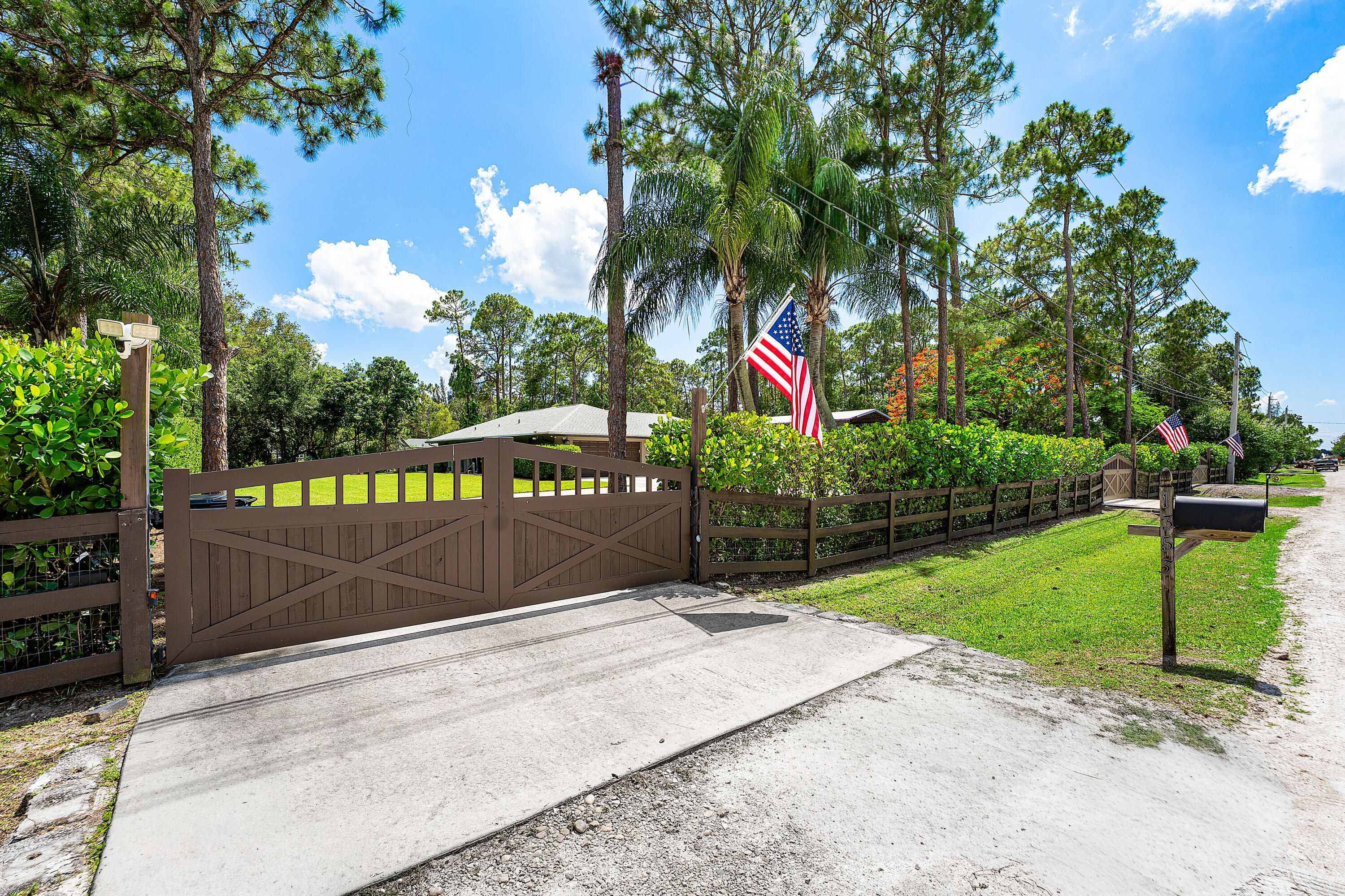 Loxahatchee - Residential