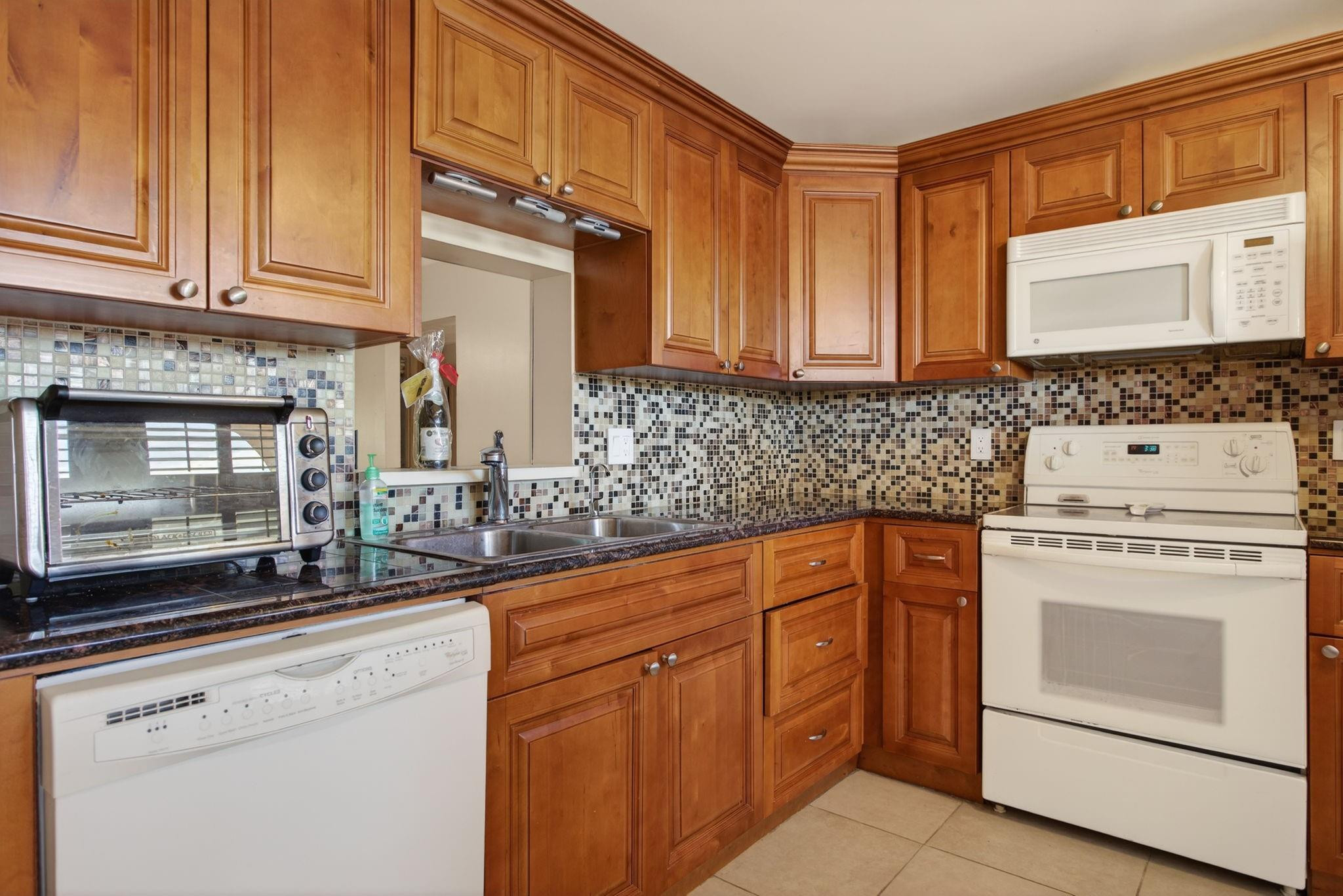 WYNMOOR GOLF VILLAGE - Residential