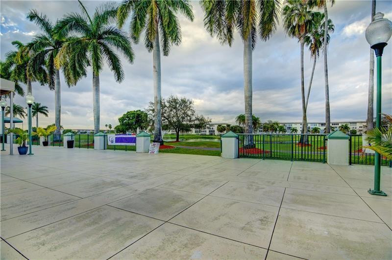 WYNMOOR GOLF VILLAGE - Residential