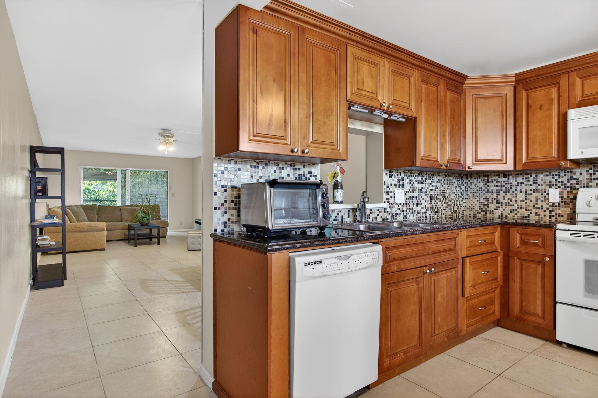 WYNMOOR GOLF VILLAGE - Residential