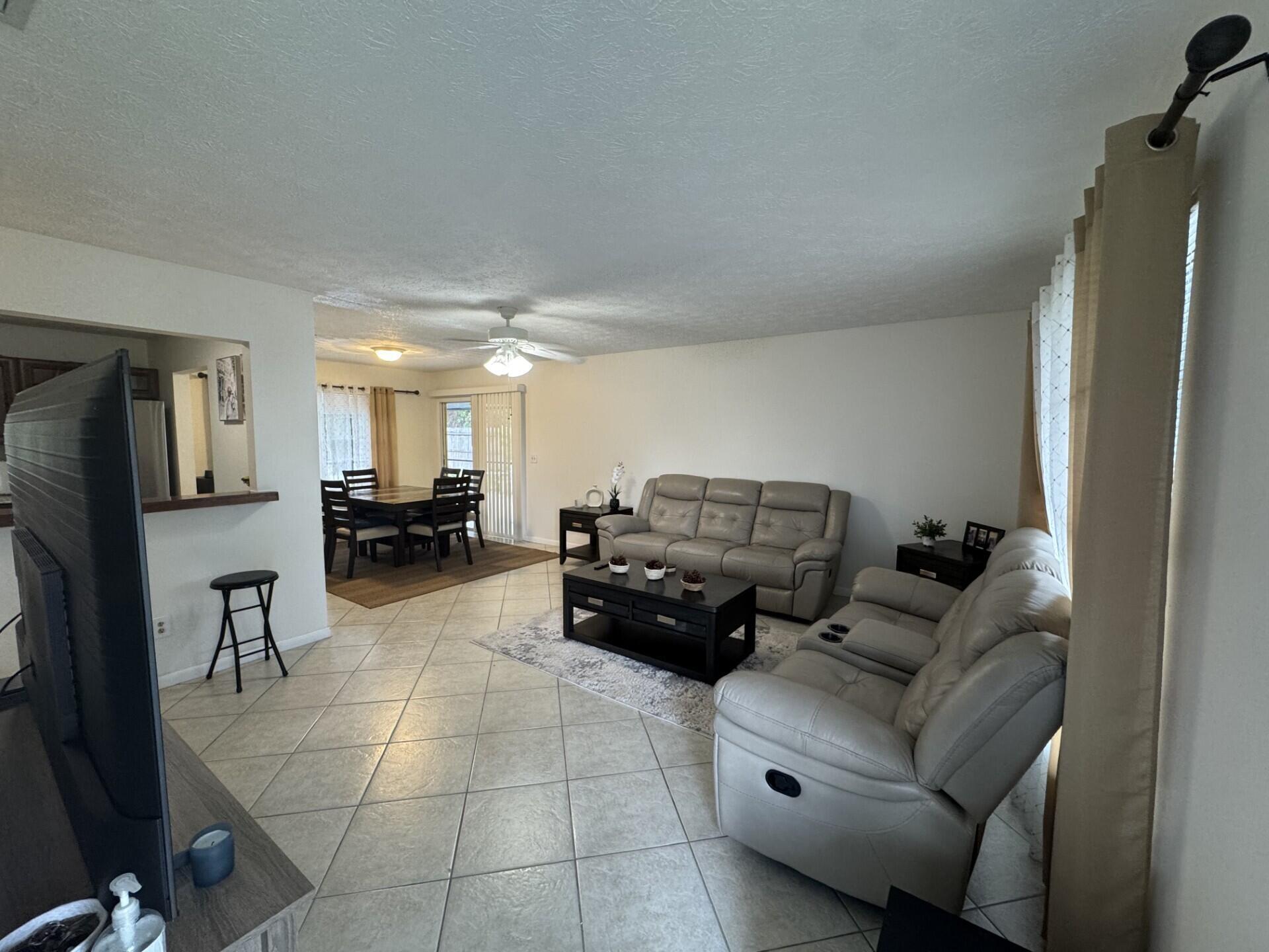 PORT ST LUCIE SECTION 3 - Residential