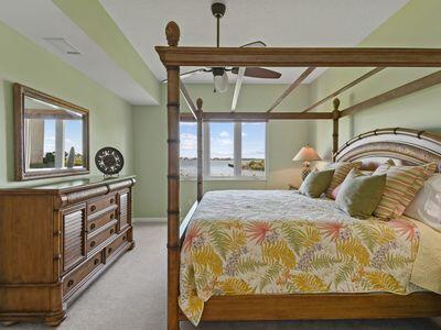 HARBOUR ISLE AT HUTCHINSON ISLAND EAST - Residential