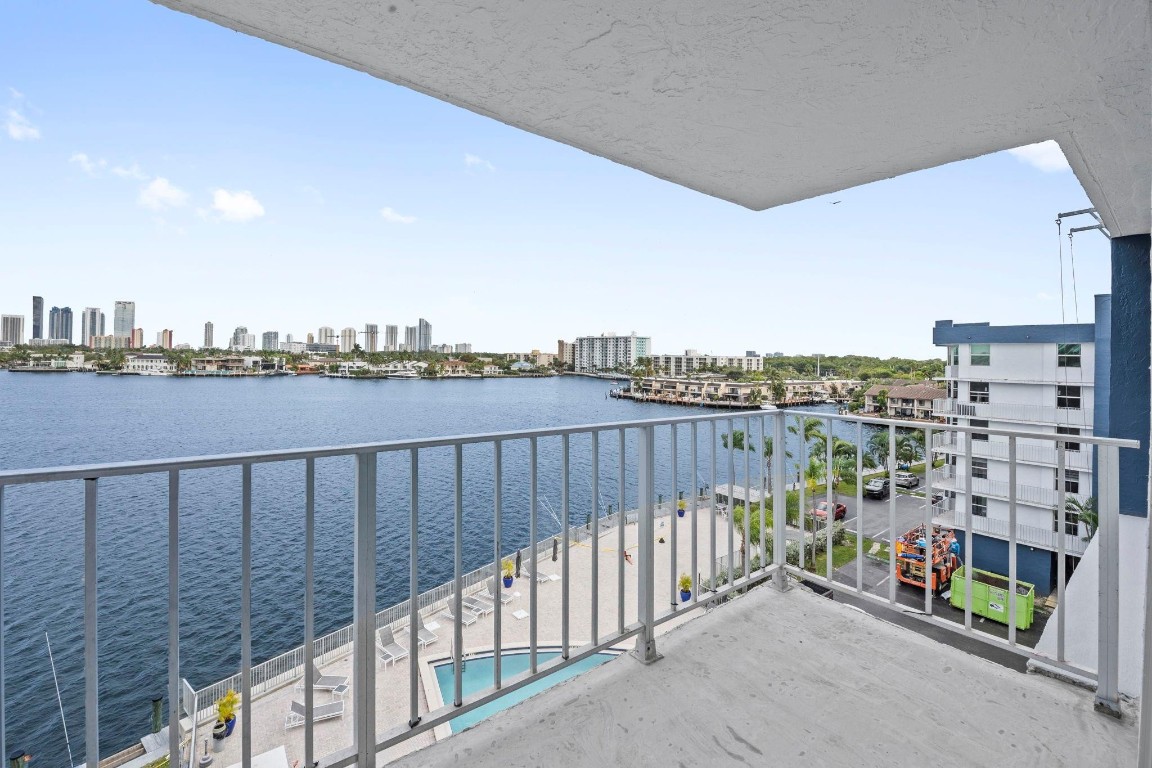Reed East Condo - Residential