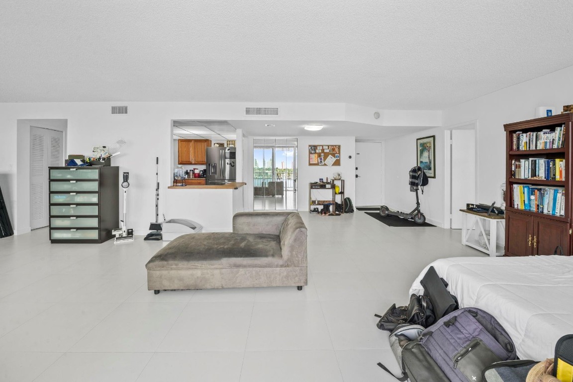 Reed East Condo - Residential