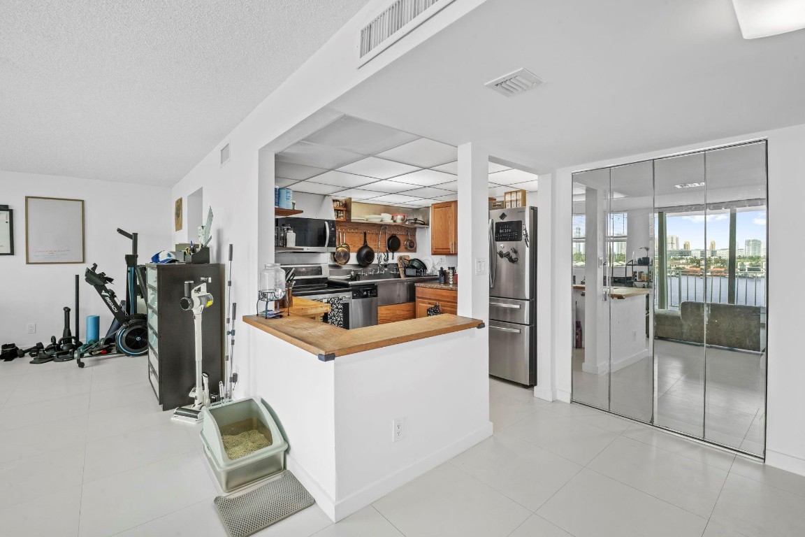 Reed East Condo - Residential