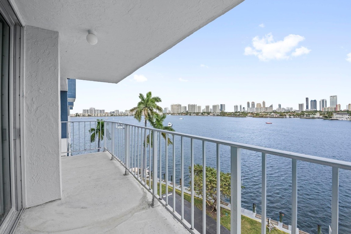 Reed East Condo - Residential