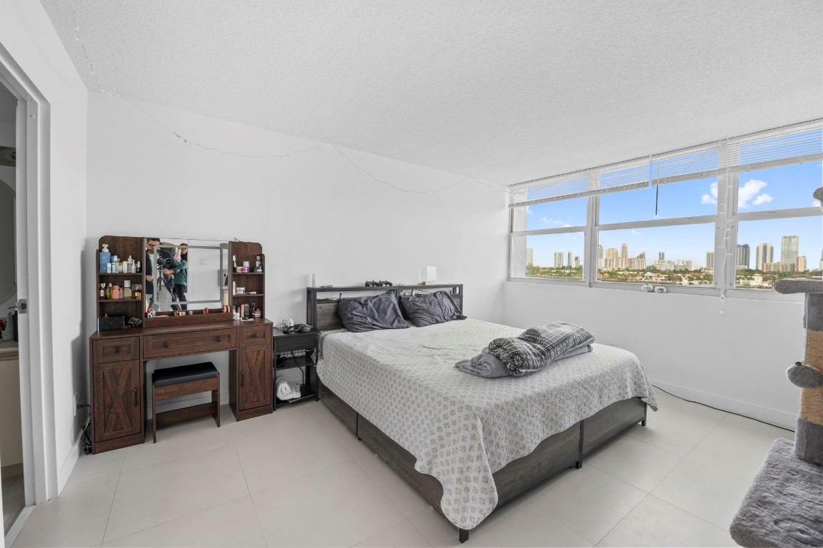 Reed East Condo - Residential