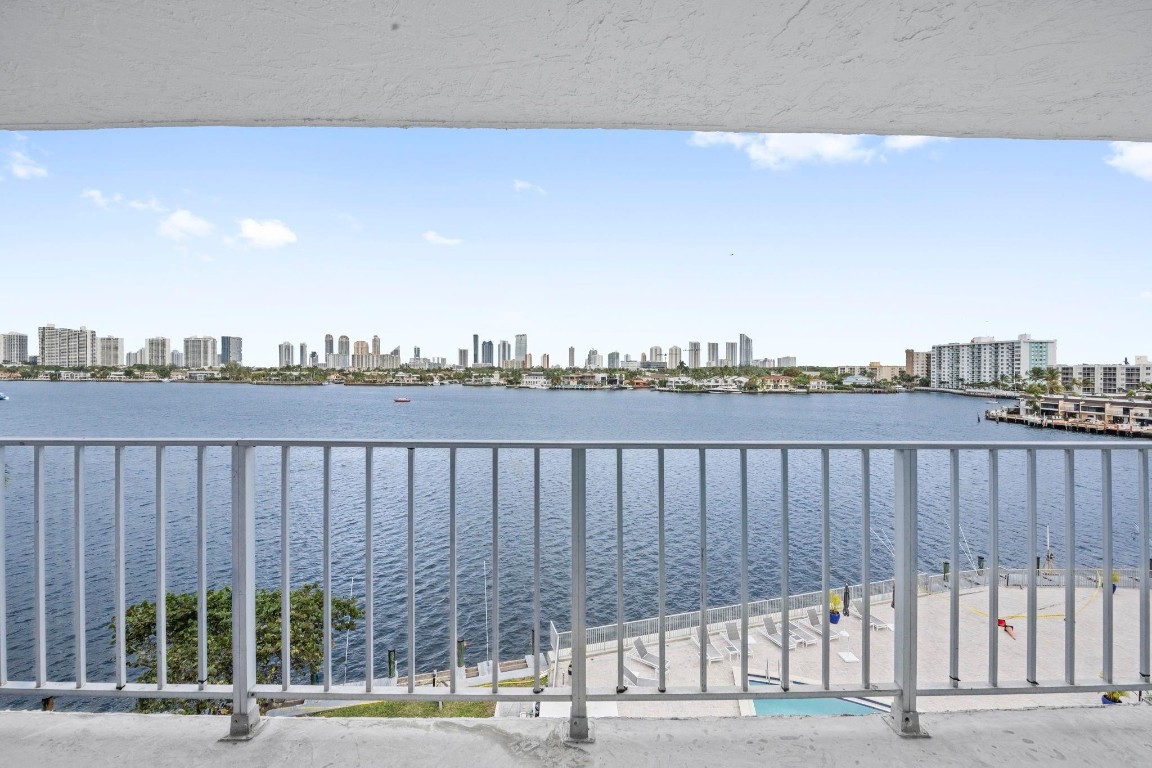 Reed East Condo - Residential