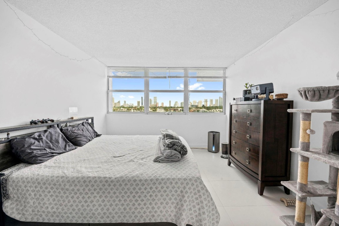 Reed East Condo - Residential
