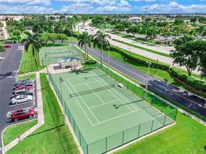 SOUTHAMPTON CONDOMINIUM - Residential
