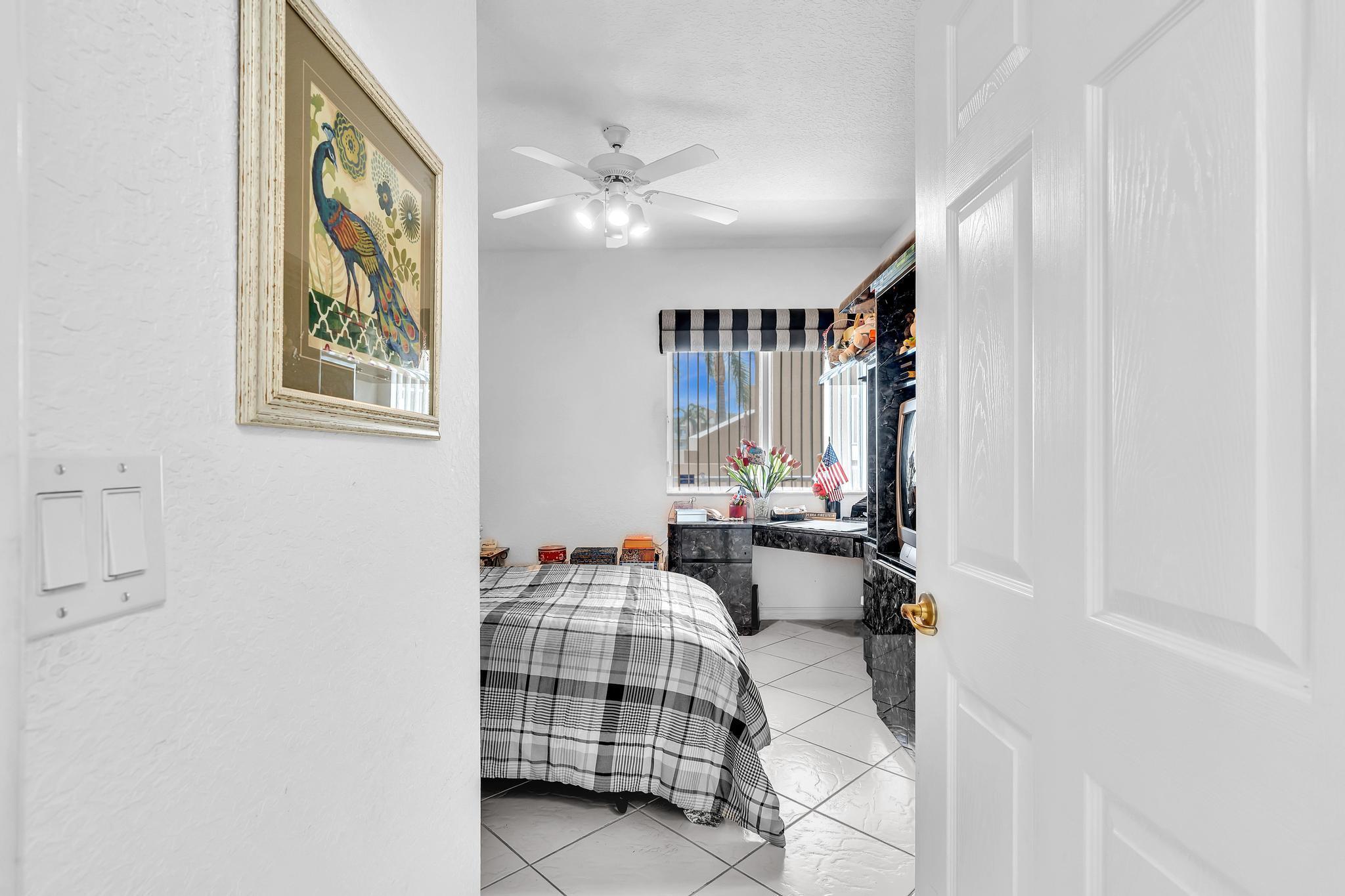 SOUTHAMPTON CONDOMINIUM - Residential